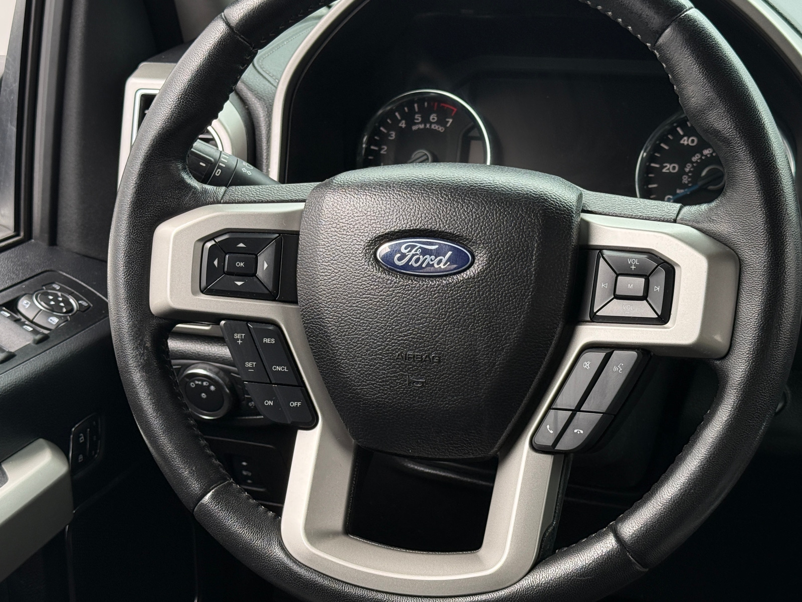 Thumbnail: 2017 Ford Econoline - 4