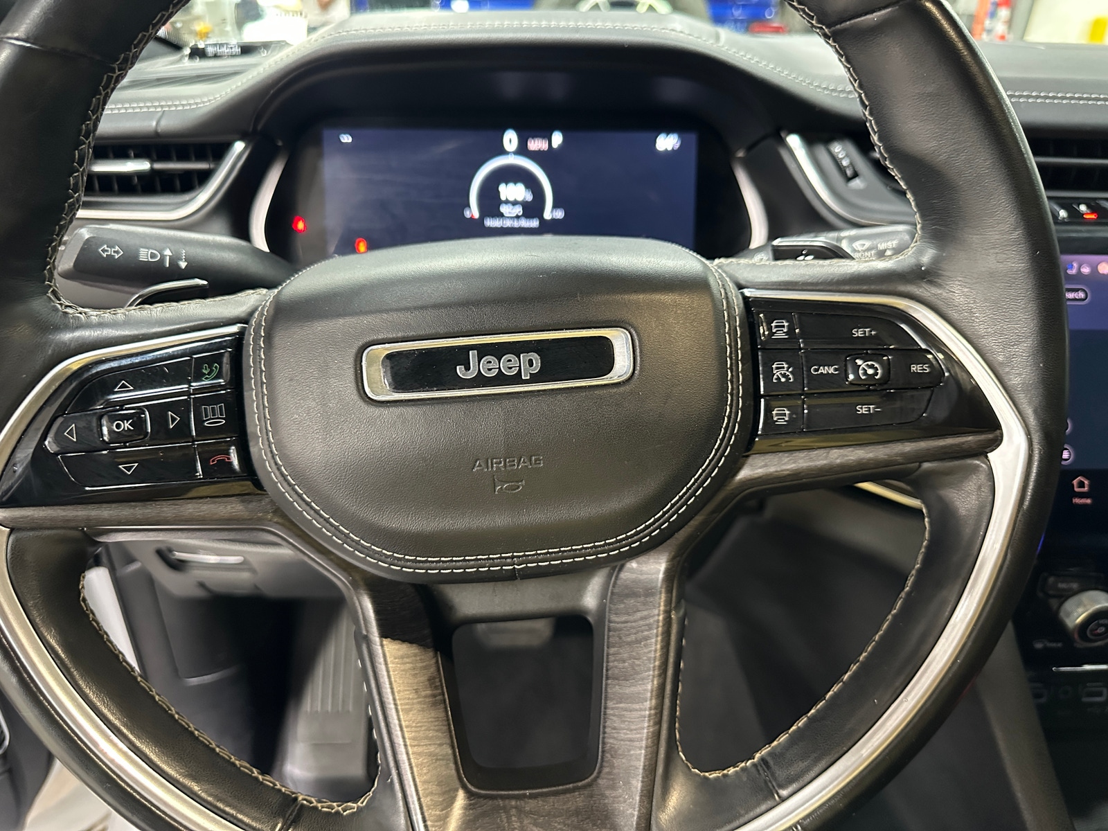 Thumbnail: 2021 Jeep Grand Cherokee L - 4