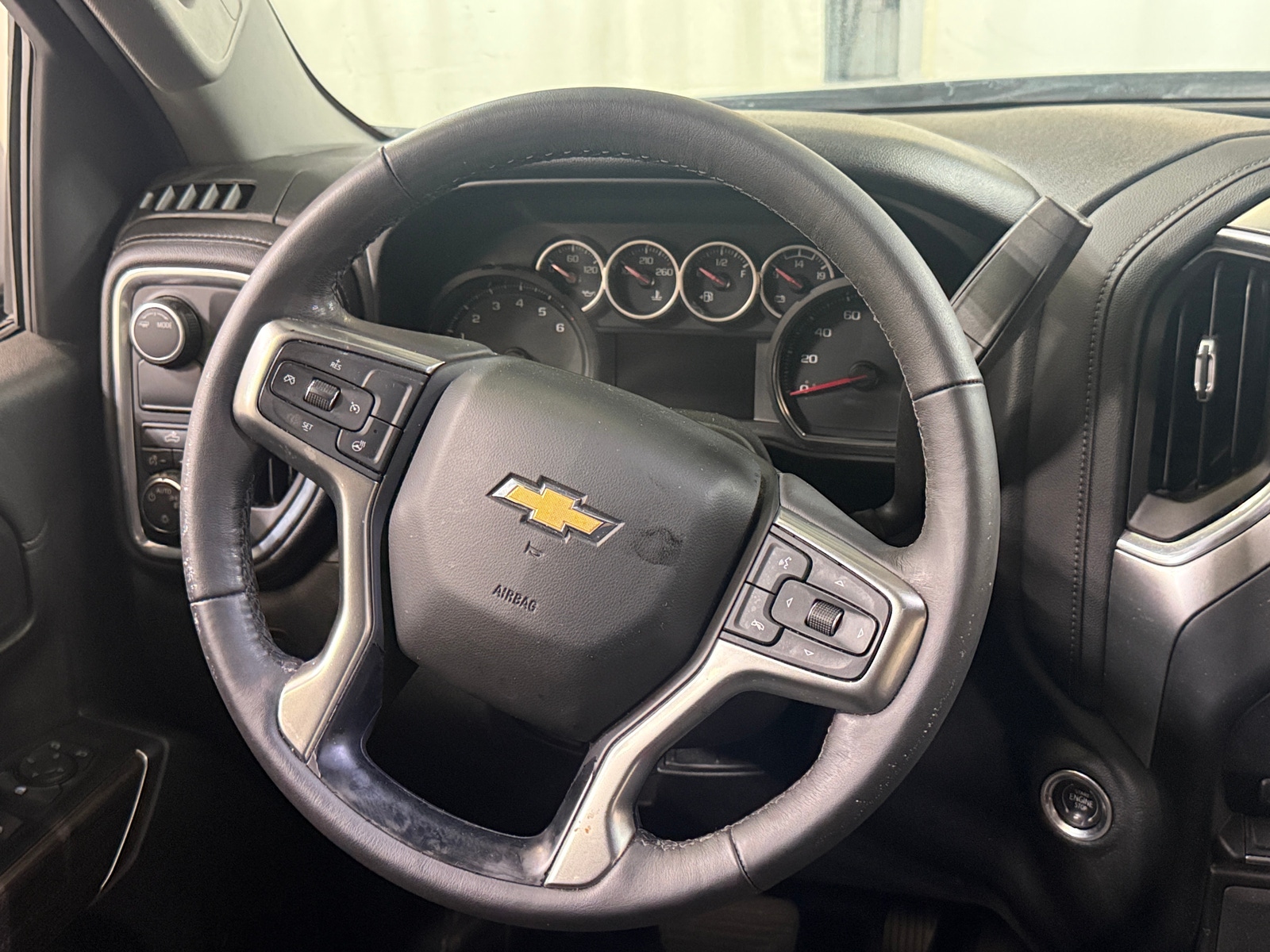 Thumbnail: 2020 Chevrolet Silverado 1500 - 5