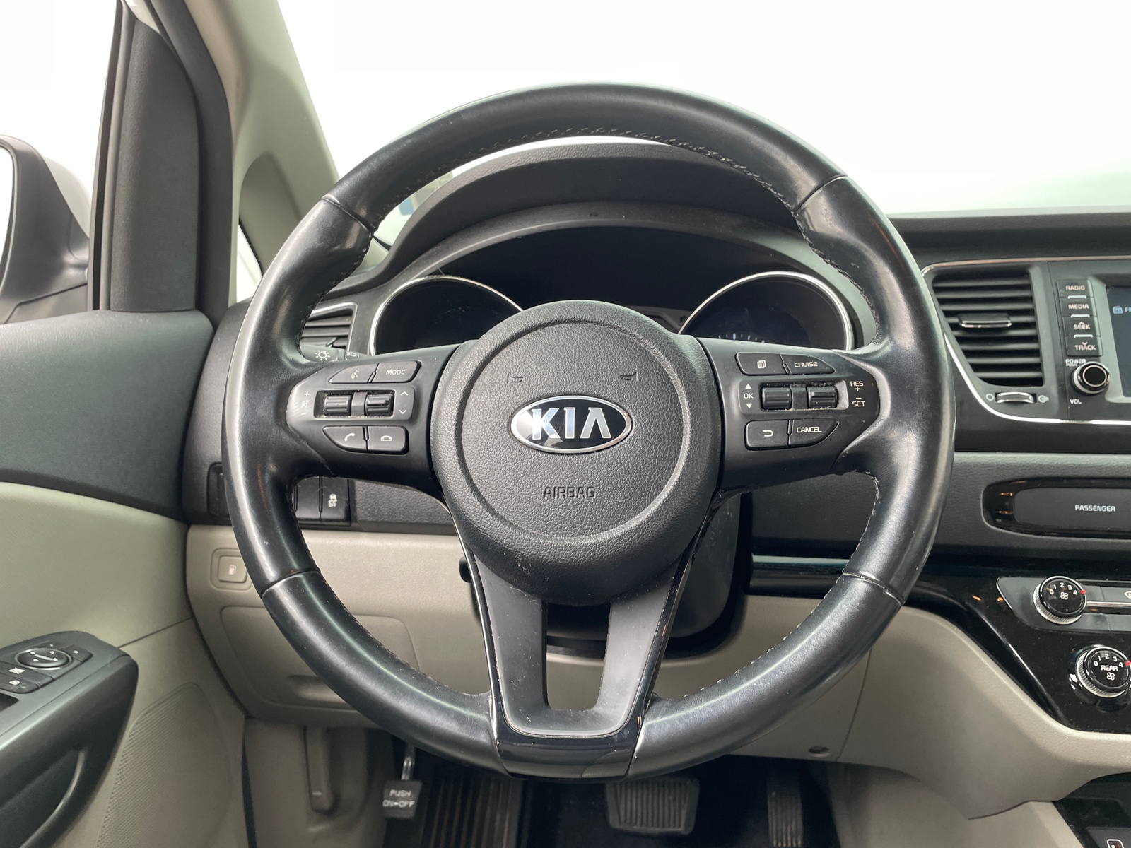 Thumbnail: 2019 Kia Sedona - 4