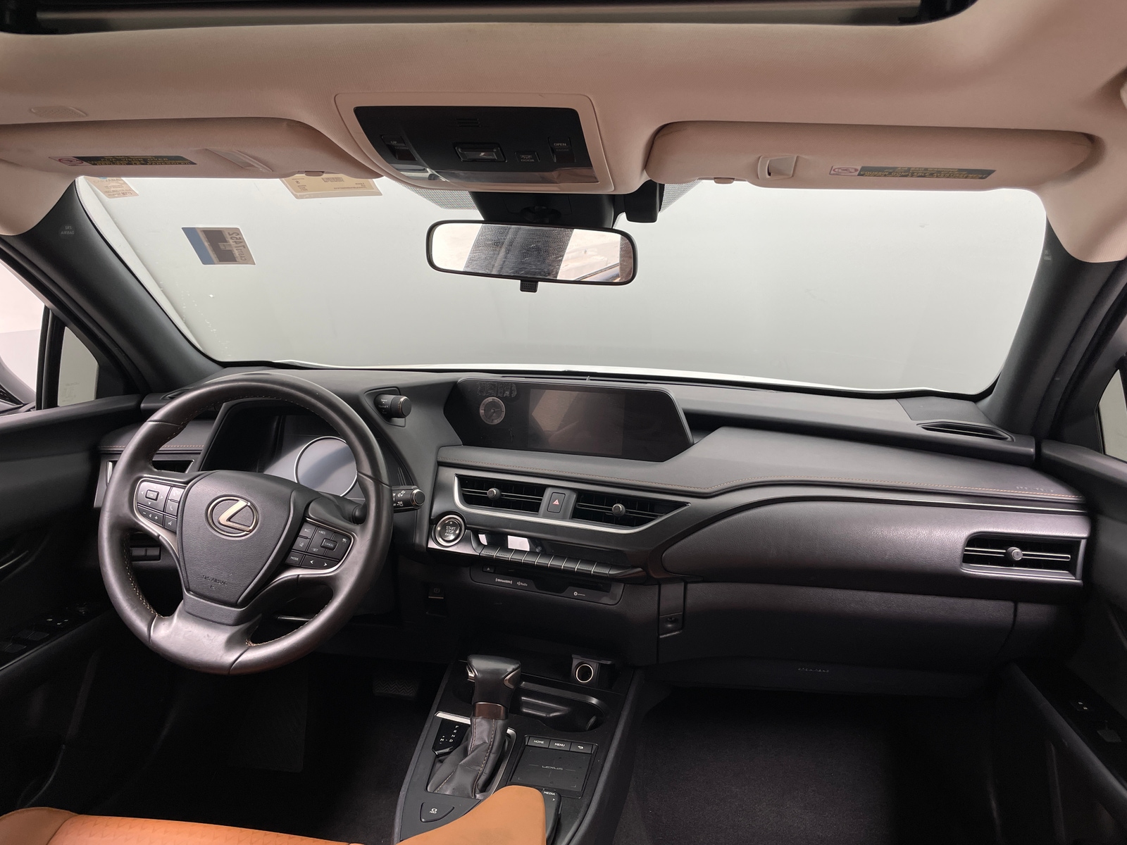 Thumbnail: 2021 Lexus UX - 2