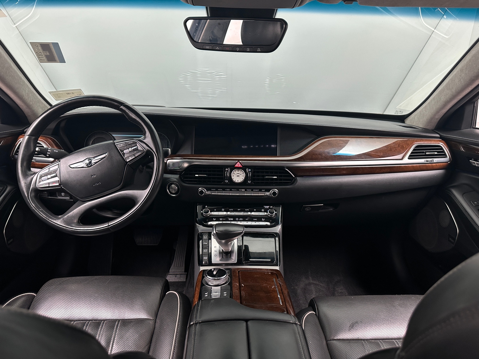 Thumbnail: 2018 Genesis G90 - 2