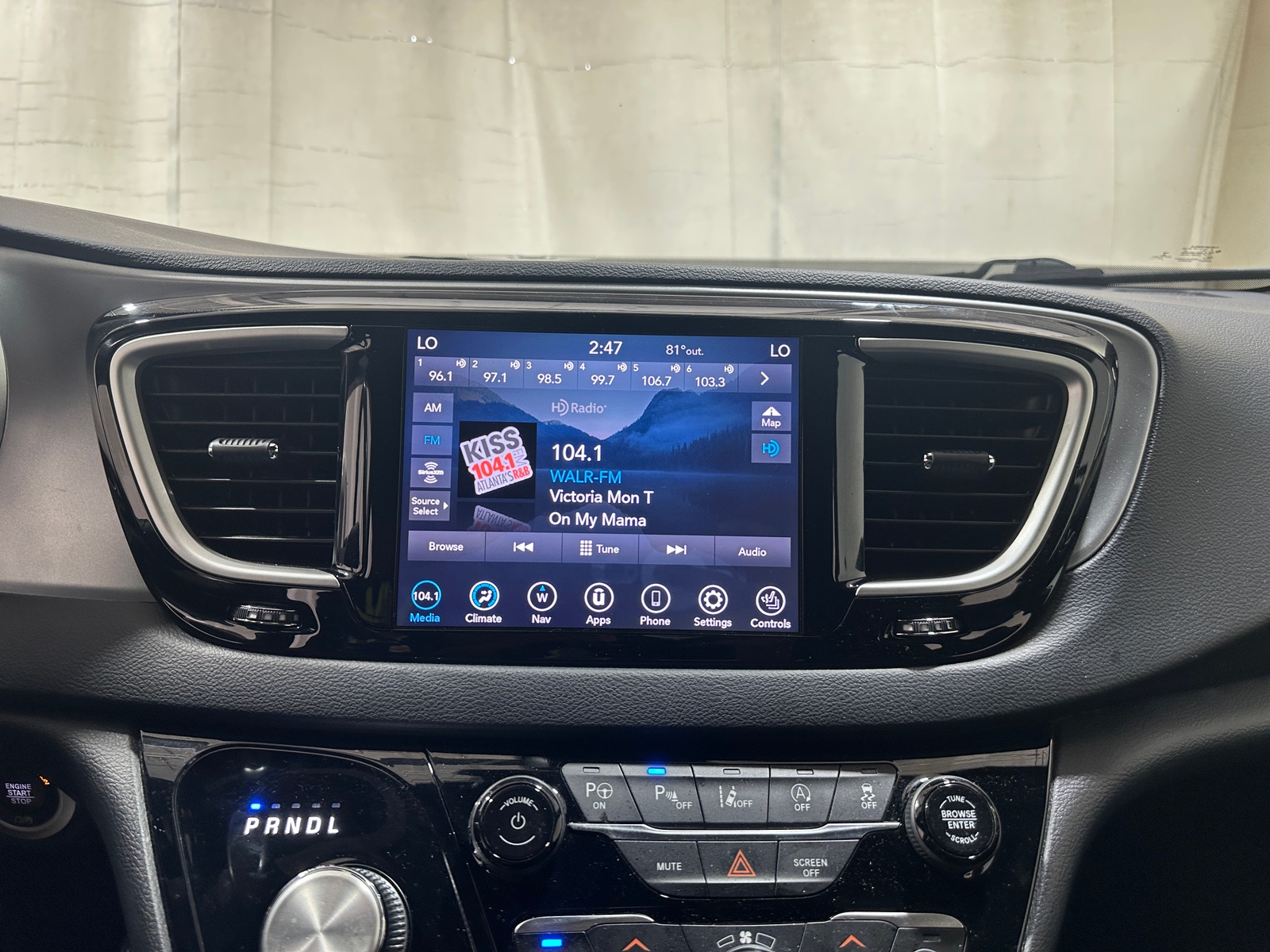 Thumbnail: 2020 Chrysler Pacifica - 3