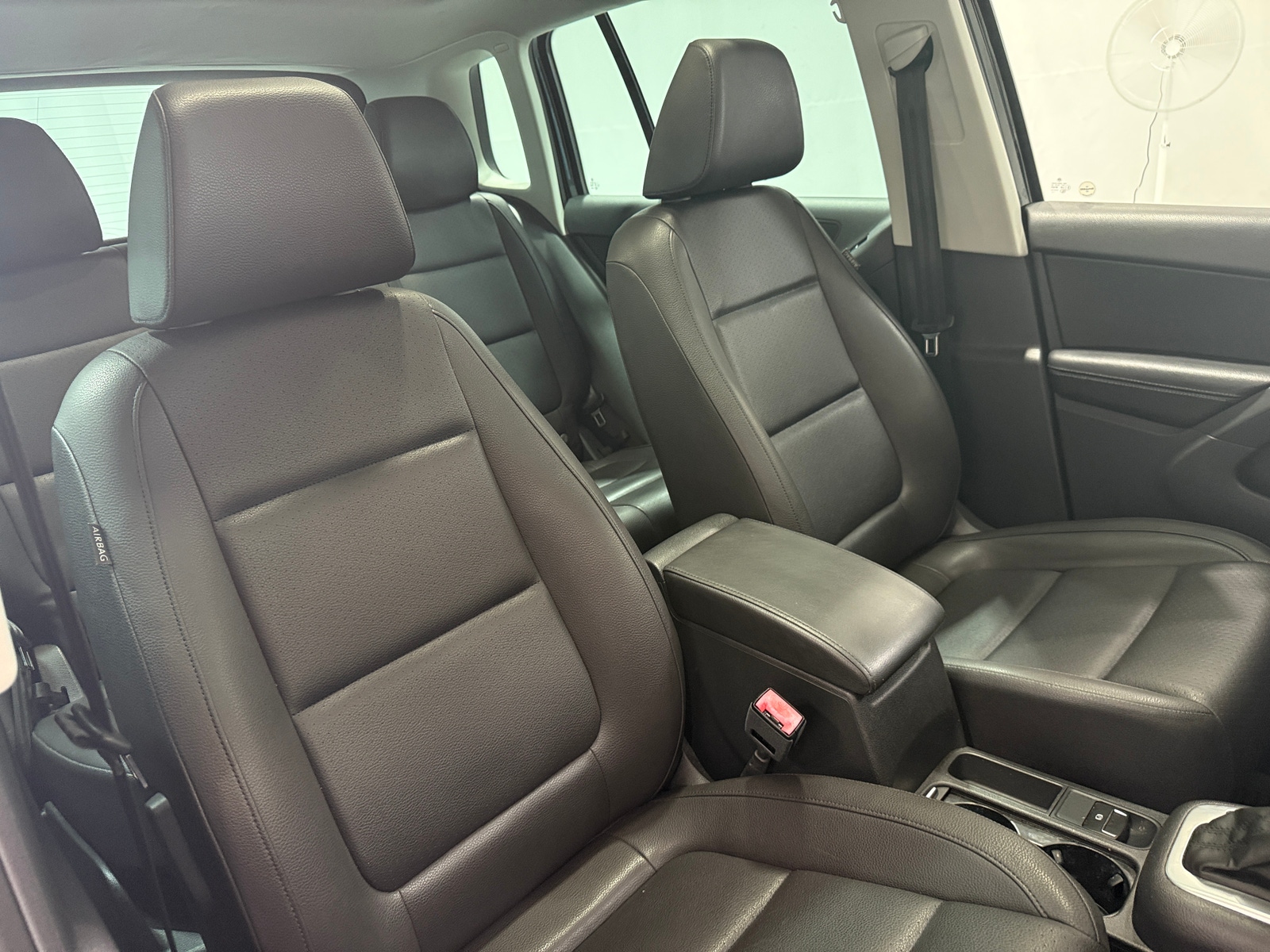 Thumbnail: 2015 Volkswagen Tiguan - 2