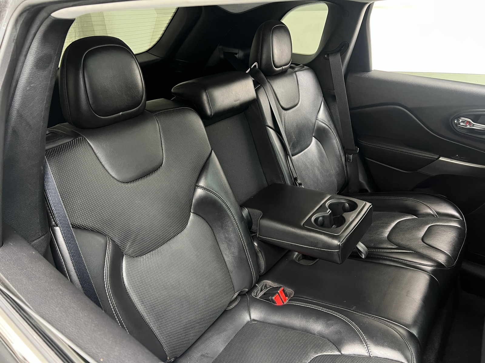 Thumbnail: 2020 Jeep Cherokee - 5