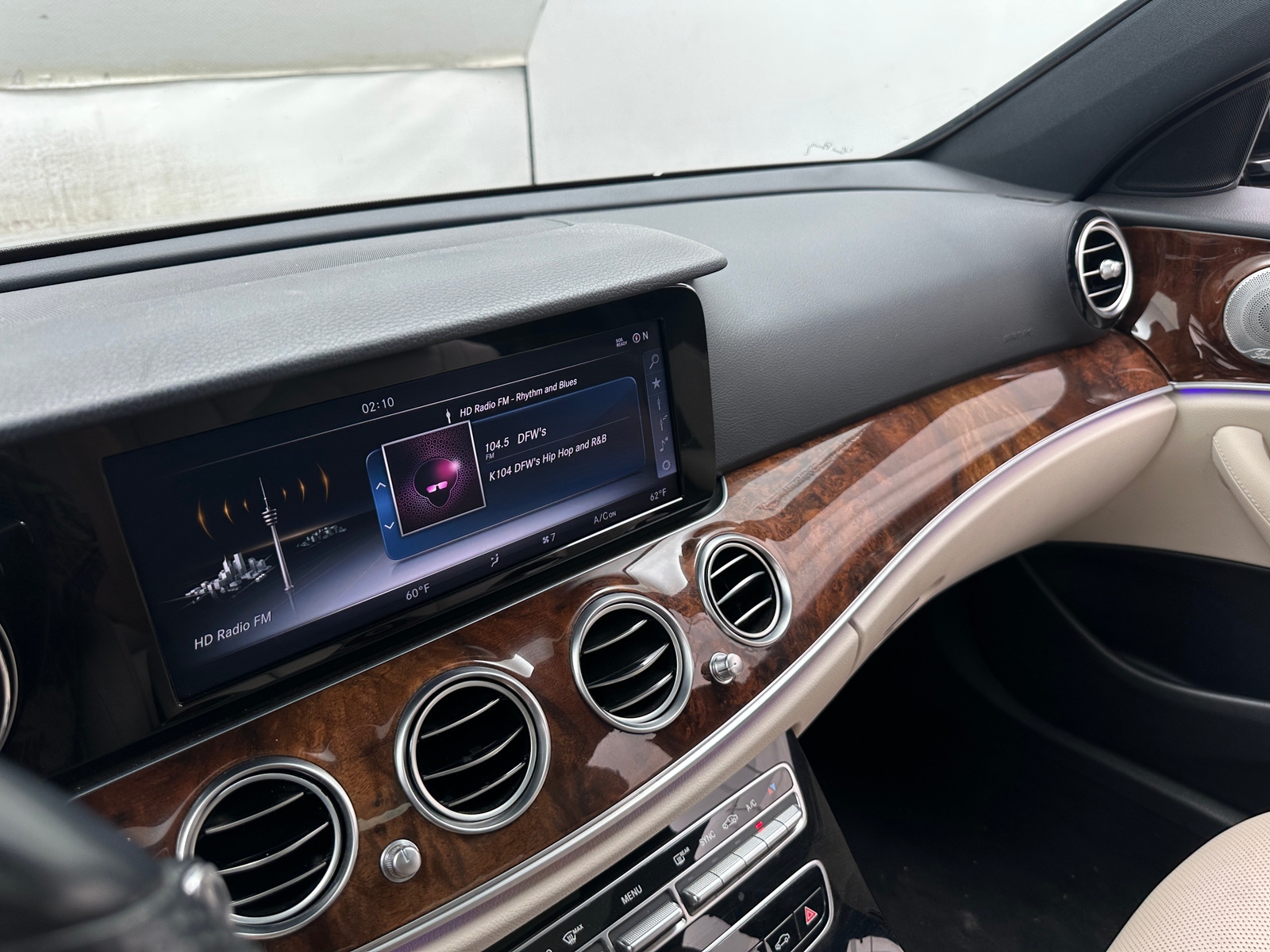 Thumbnail: 2017 Mercedes-Benz E-Class - 3