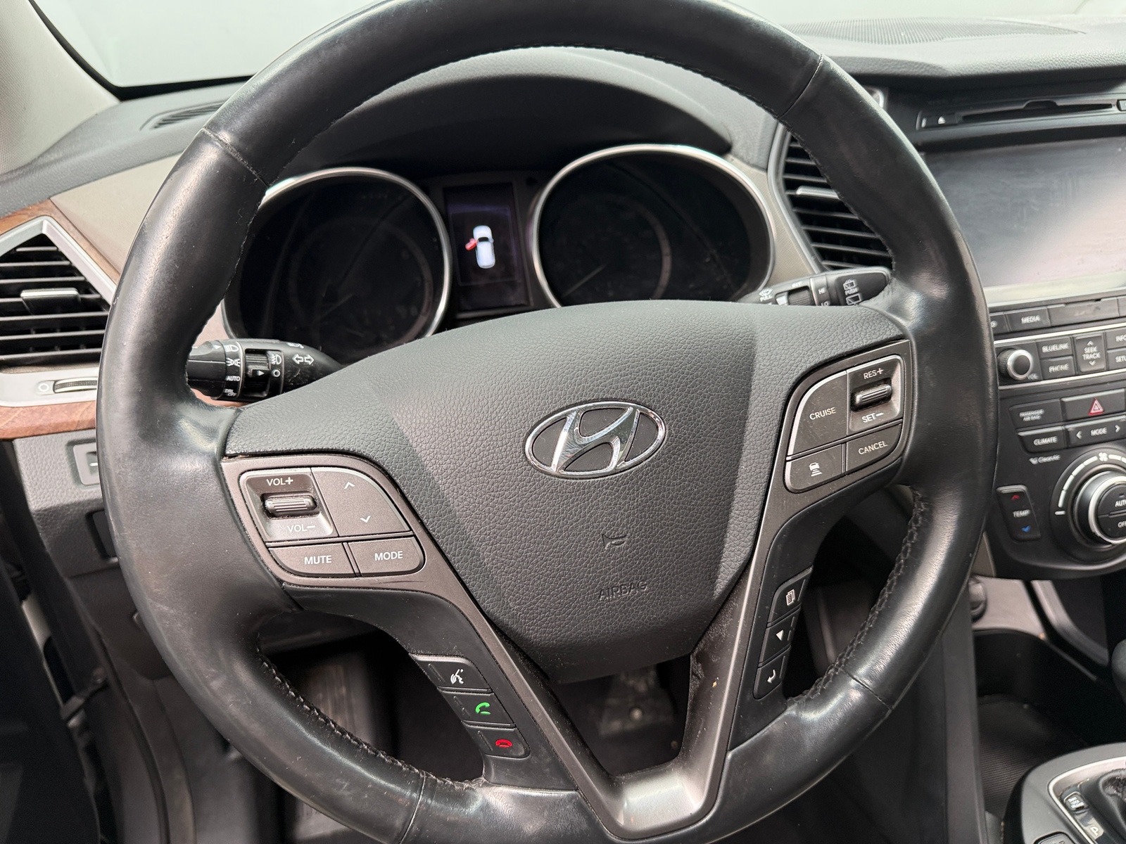 Thumbnail: 2017 Hyundai Santa Fe - 4