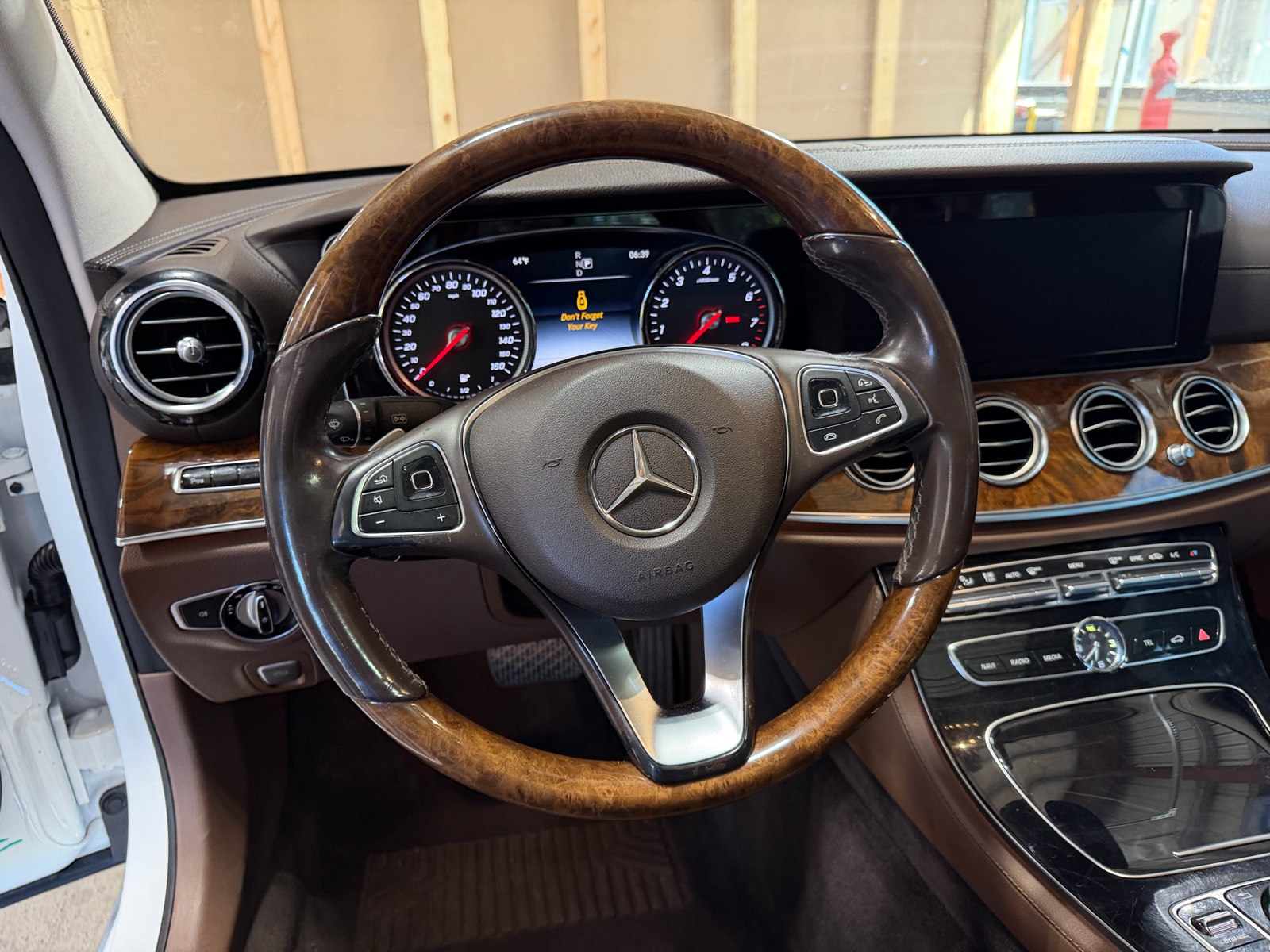 Thumbnail: 2017 Mercedes-Benz E-Class - 4