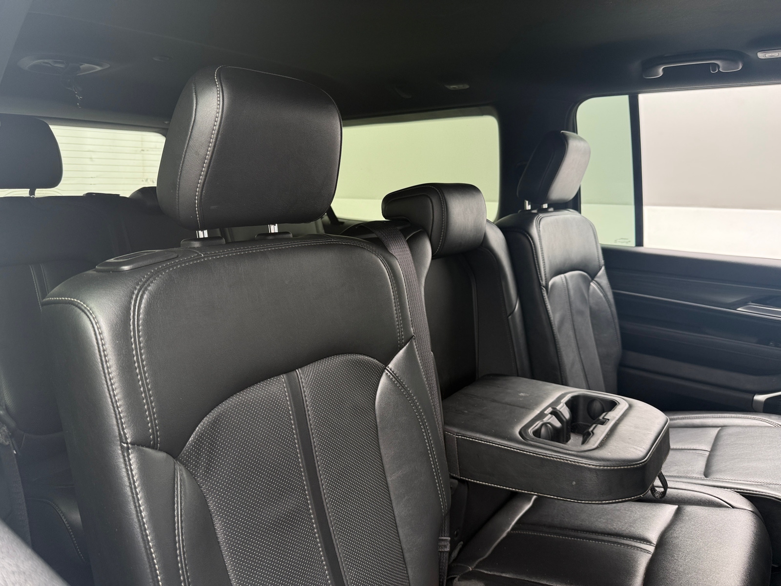 Thumbnail: 2023 Jeep Wagoneer - 5