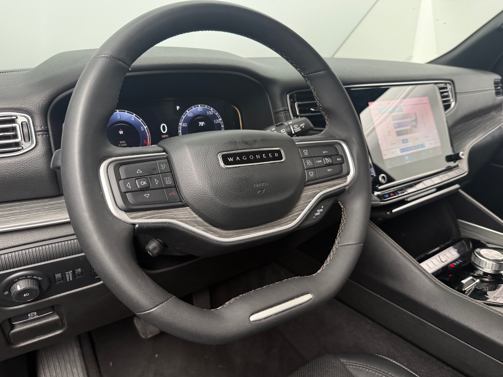 Thumbnail: 2023 Jeep Wagoneer - 4