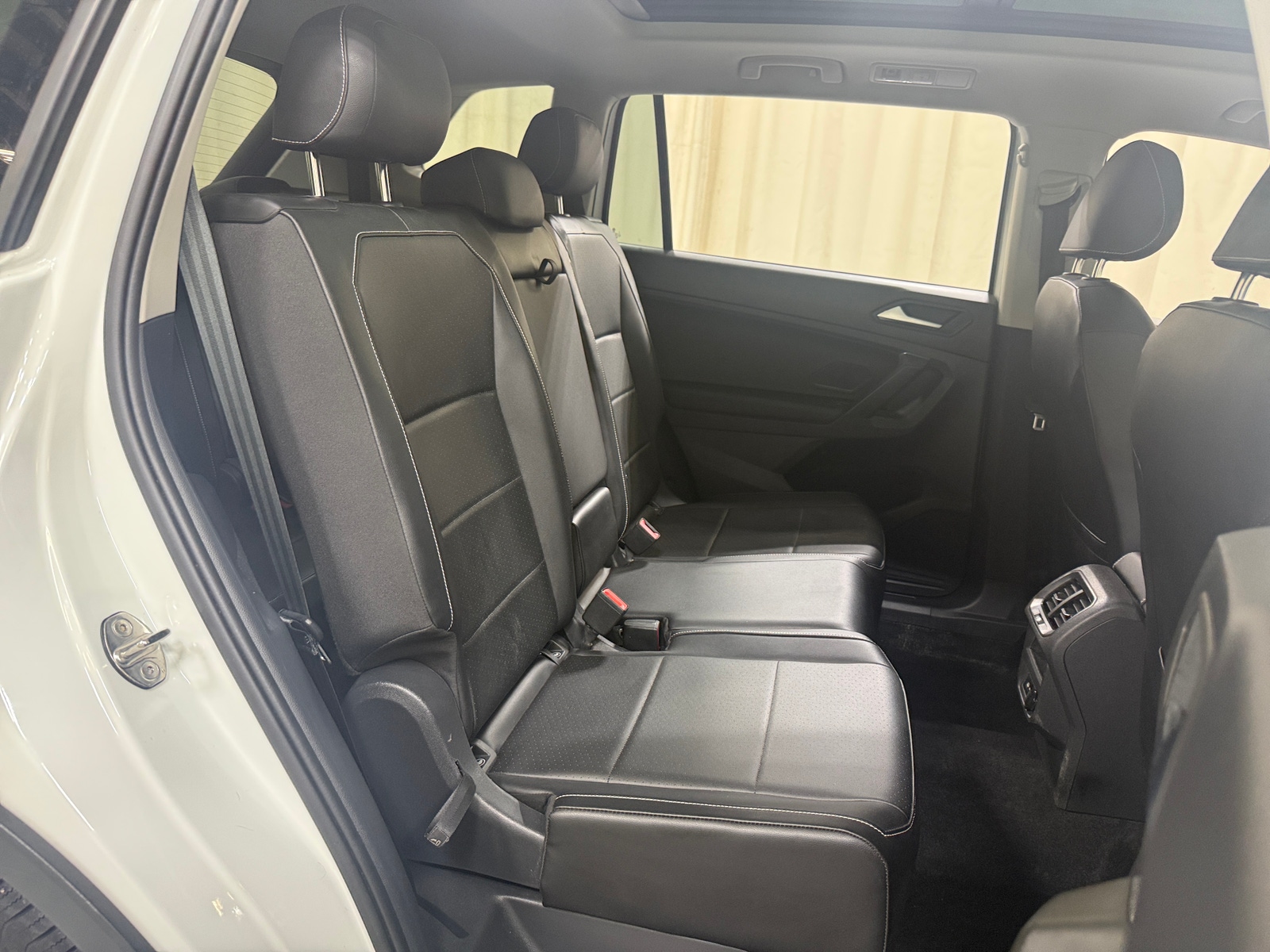 Thumbnail: 2021 Volkswagen Tiguan - 5