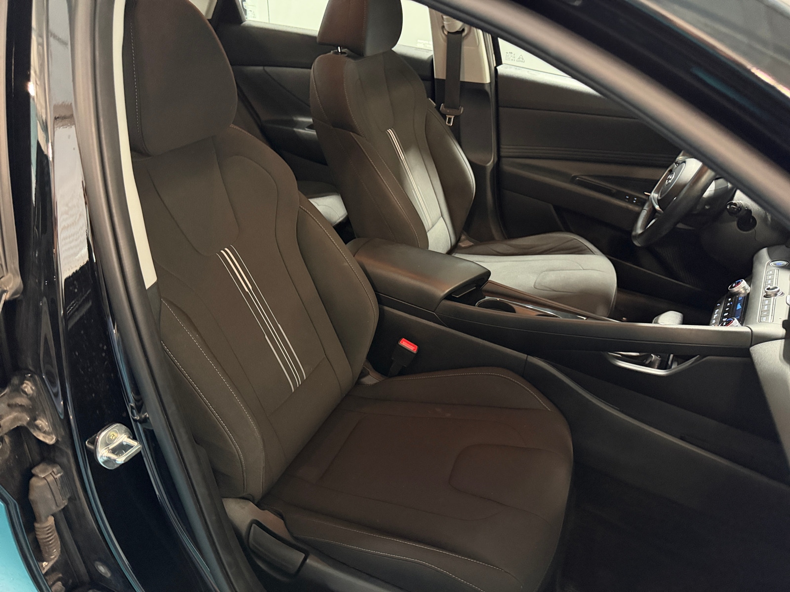 Thumbnail: 2023 Hyundai Elantra - 2