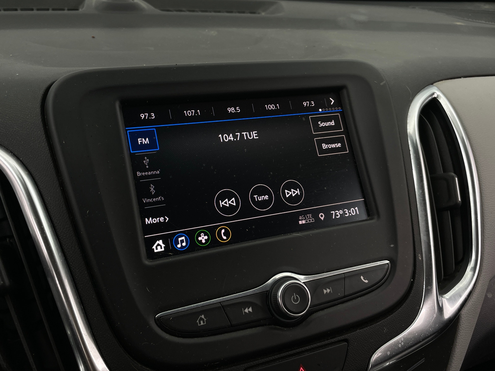 Thumbnail: 2021 Chevrolet Equinox - 4