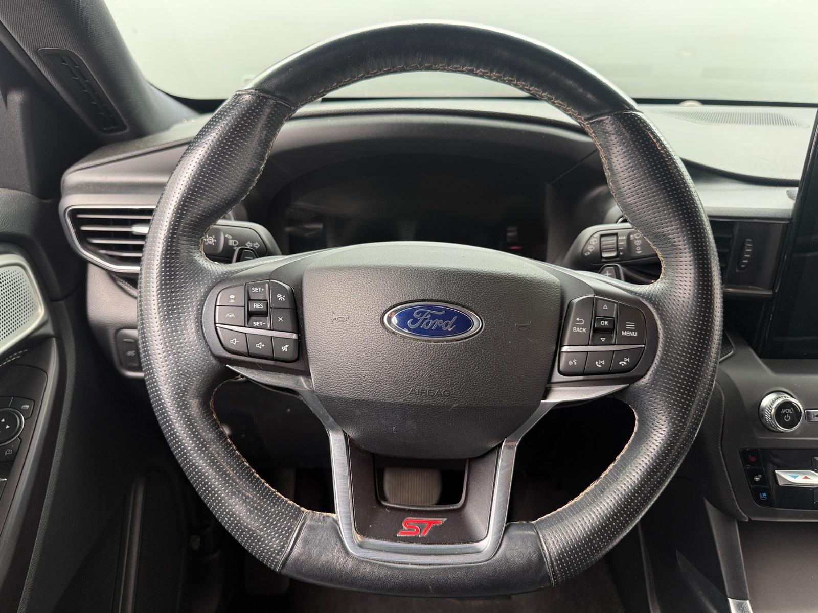 Thumbnail: 2020 Ford Explorer - 4