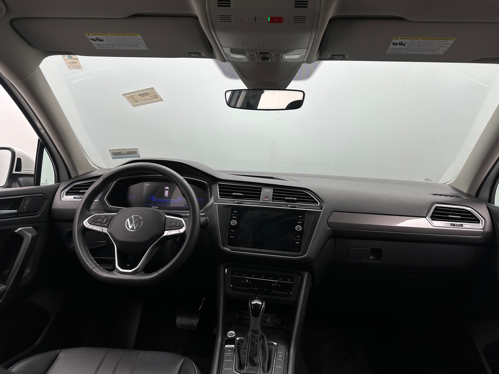 Thumbnail: 2023 Volkswagen Tiguan - 3