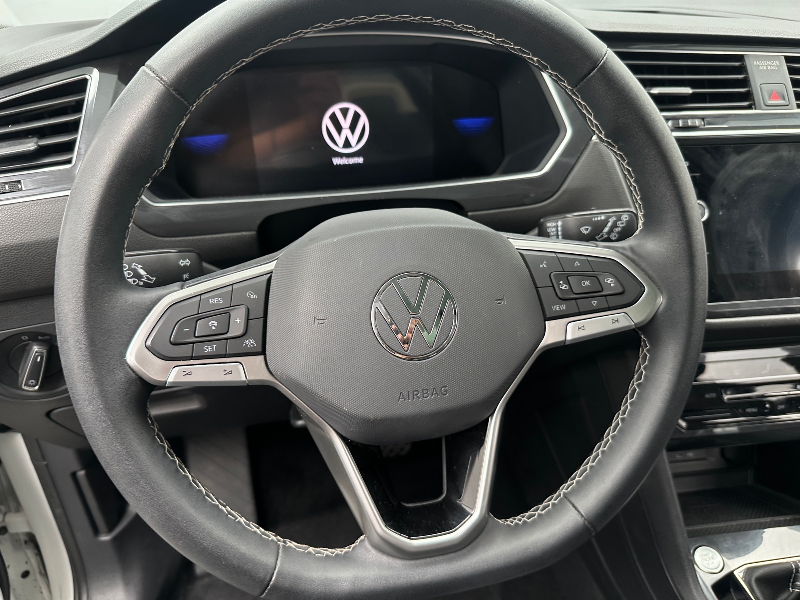 Thumbnail: 2023 Volkswagen Tiguan - 5