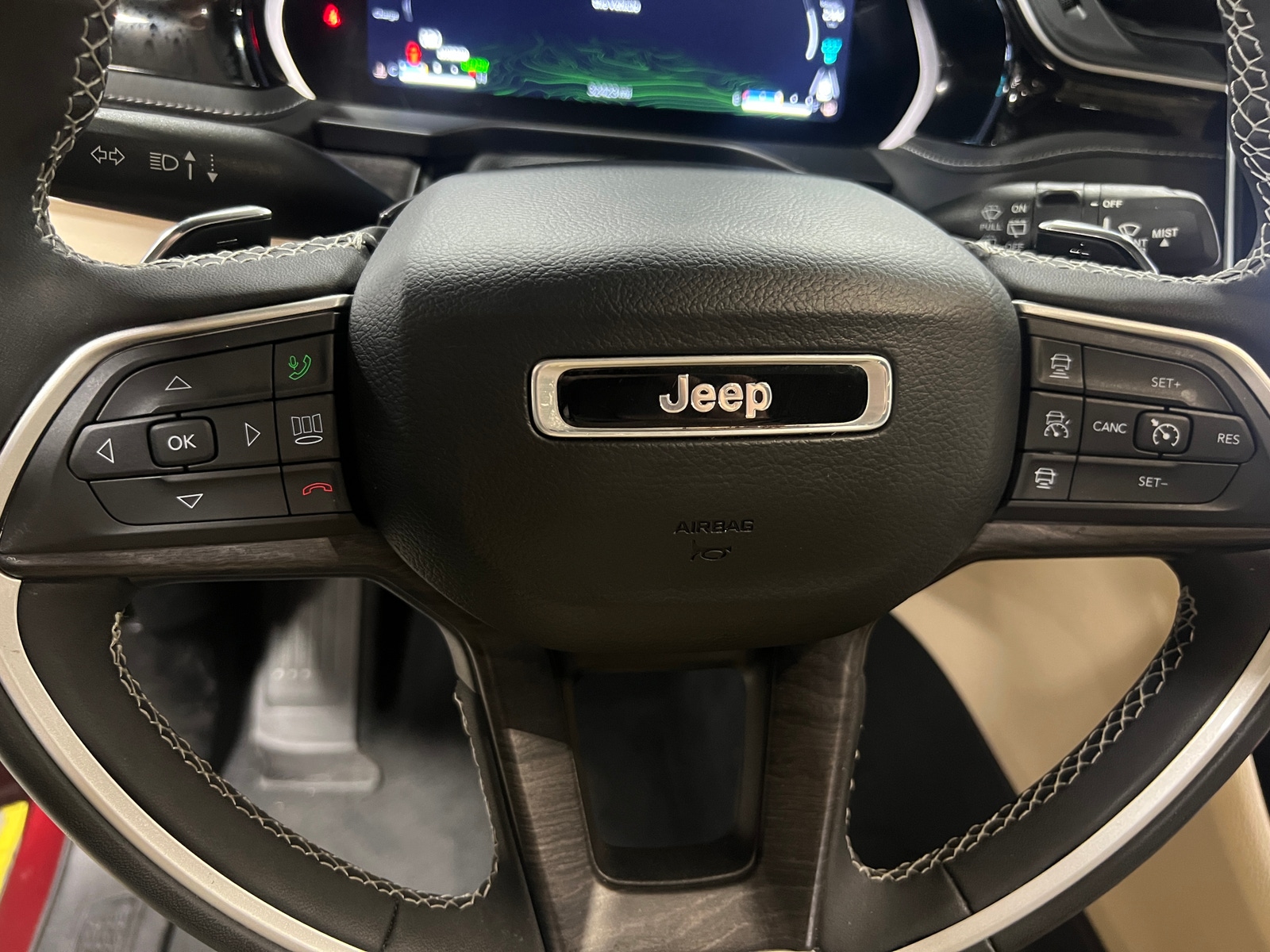 Thumbnail: 2023 Jeep Grand Cherokee - 4