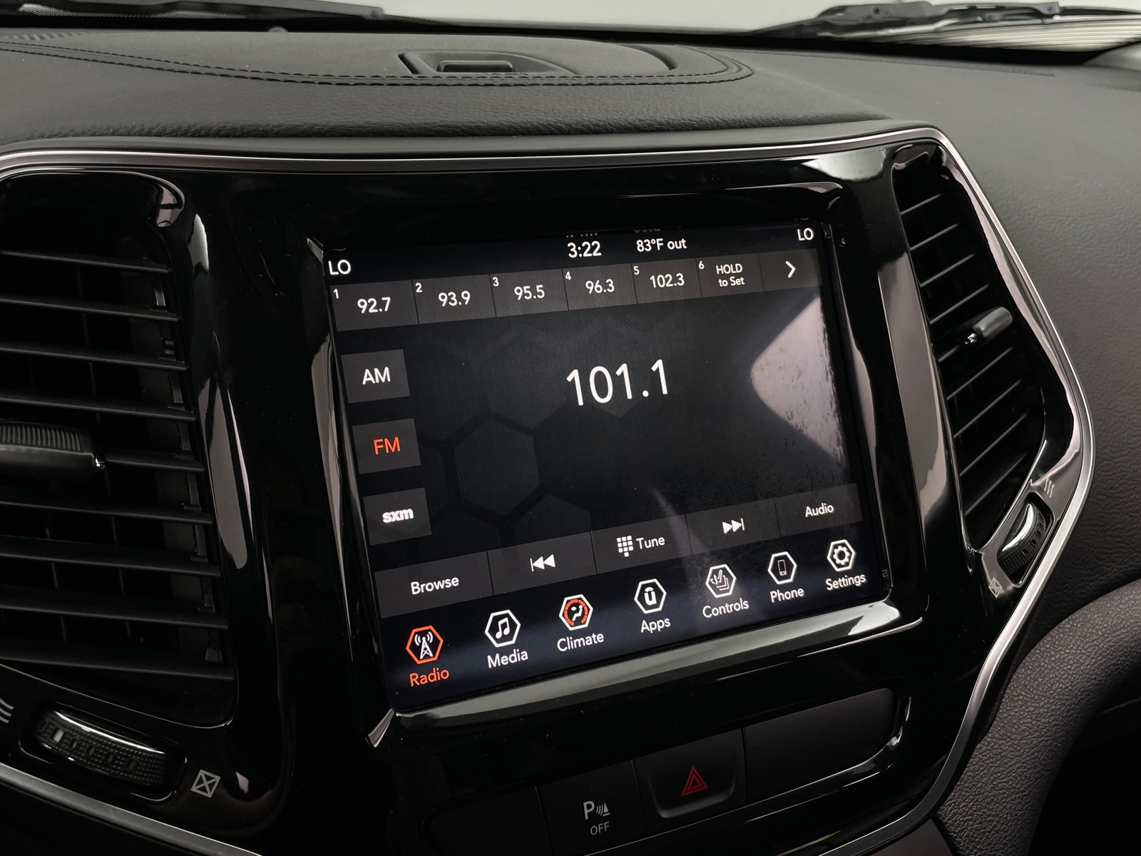 Thumbnail: 2019 Jeep Cherokee - 3