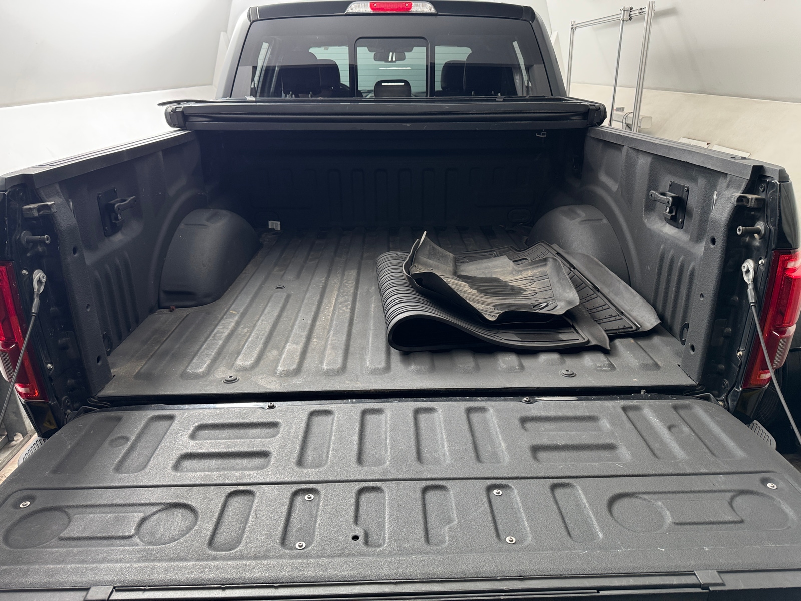 Thumbnail: 2015 Ford Econoline - 6