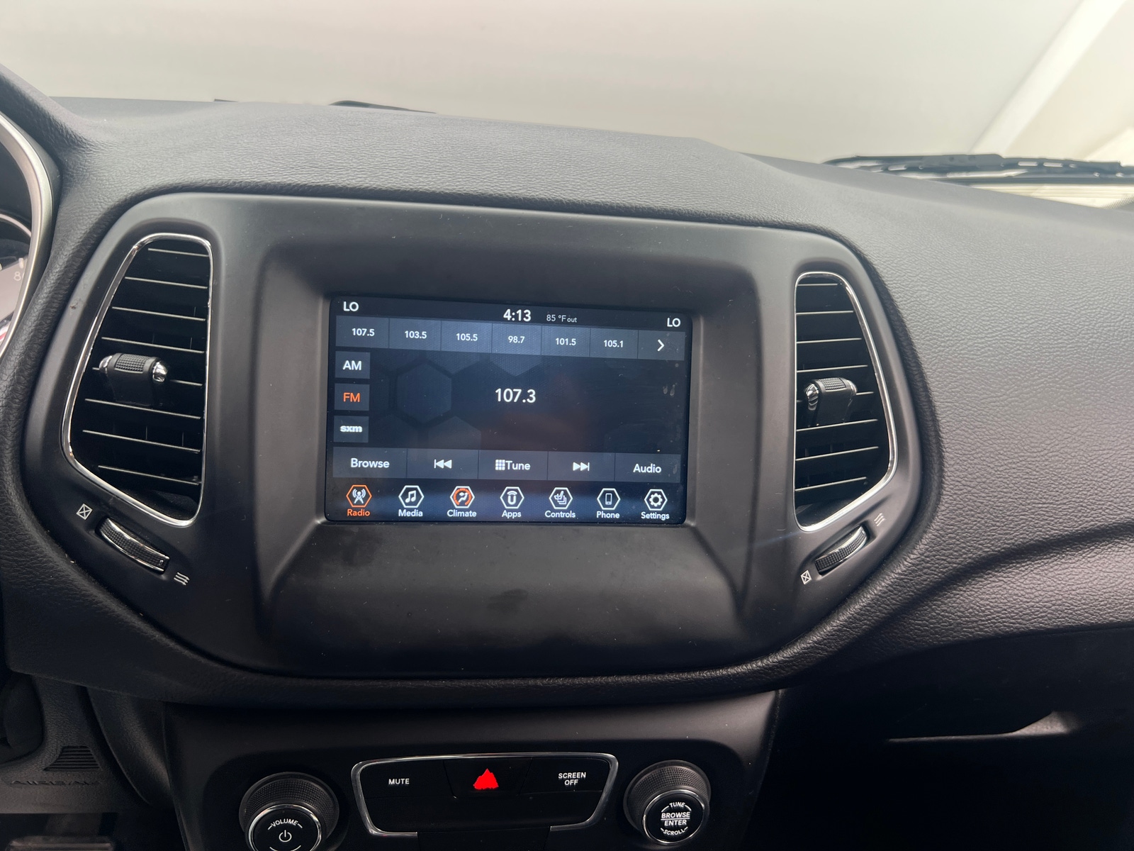 Thumbnail: 2019 Jeep Compass - 4