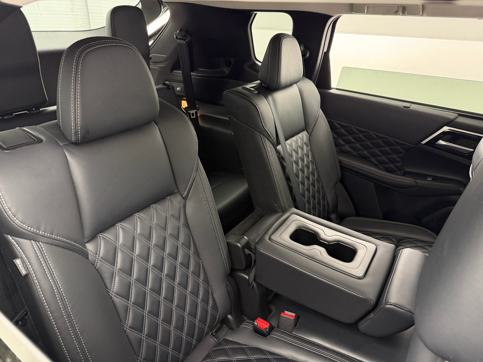 Thumbnail: 2024 Mitsubishi Outlander - 5