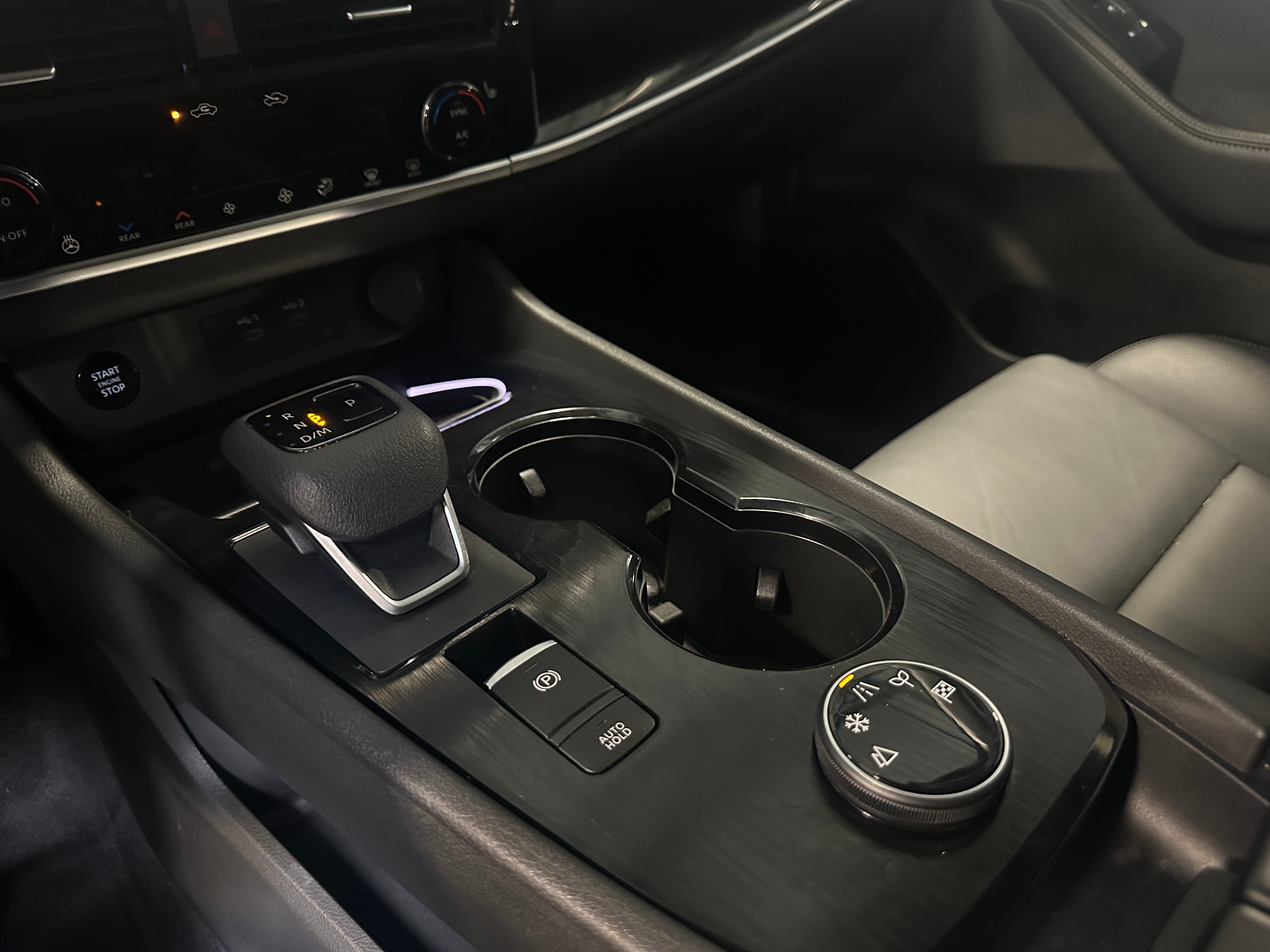 2025 Nissan Rogue SL - Photo 8