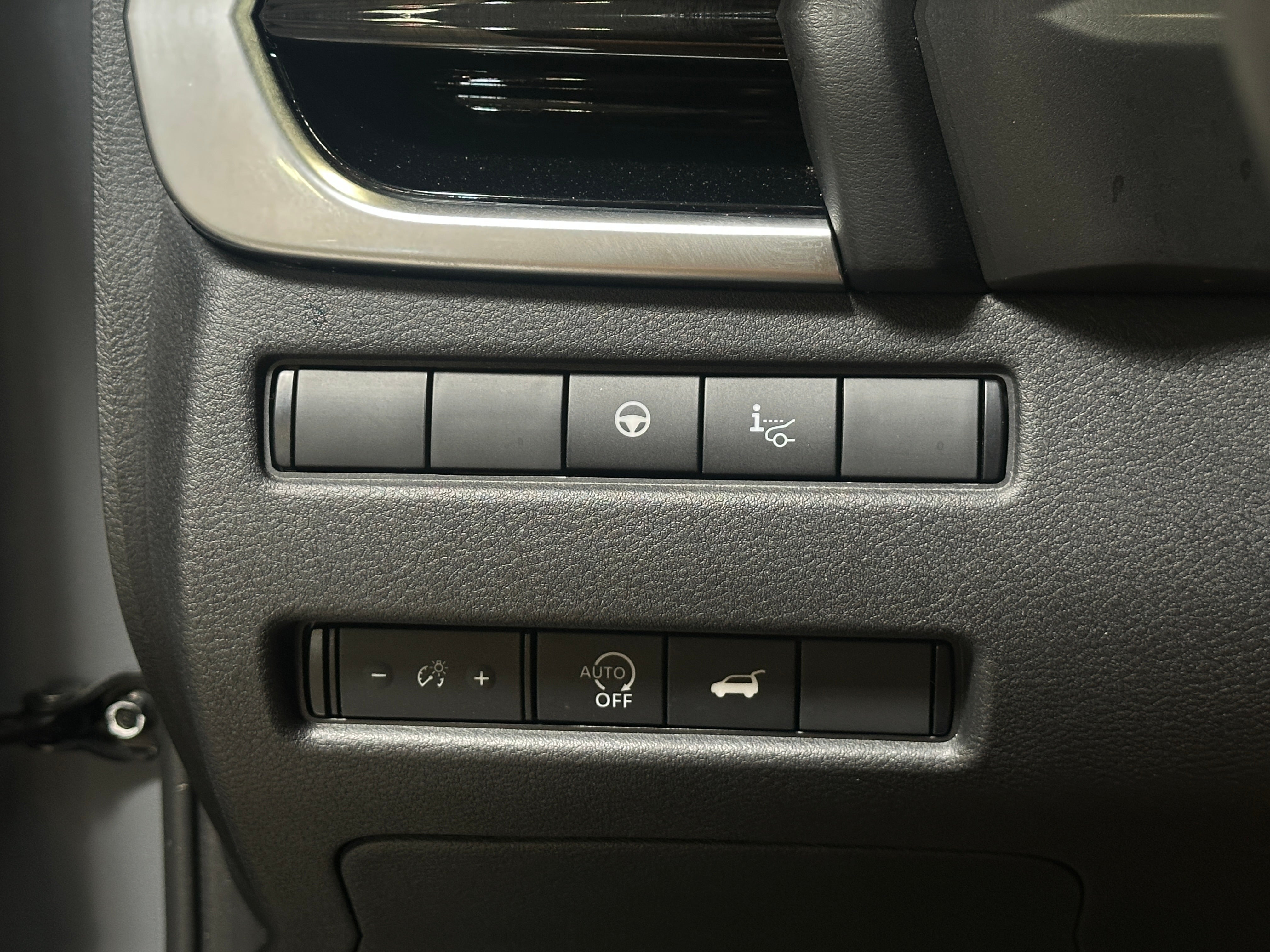 2025 Nissan Rogue SL - Photo 15