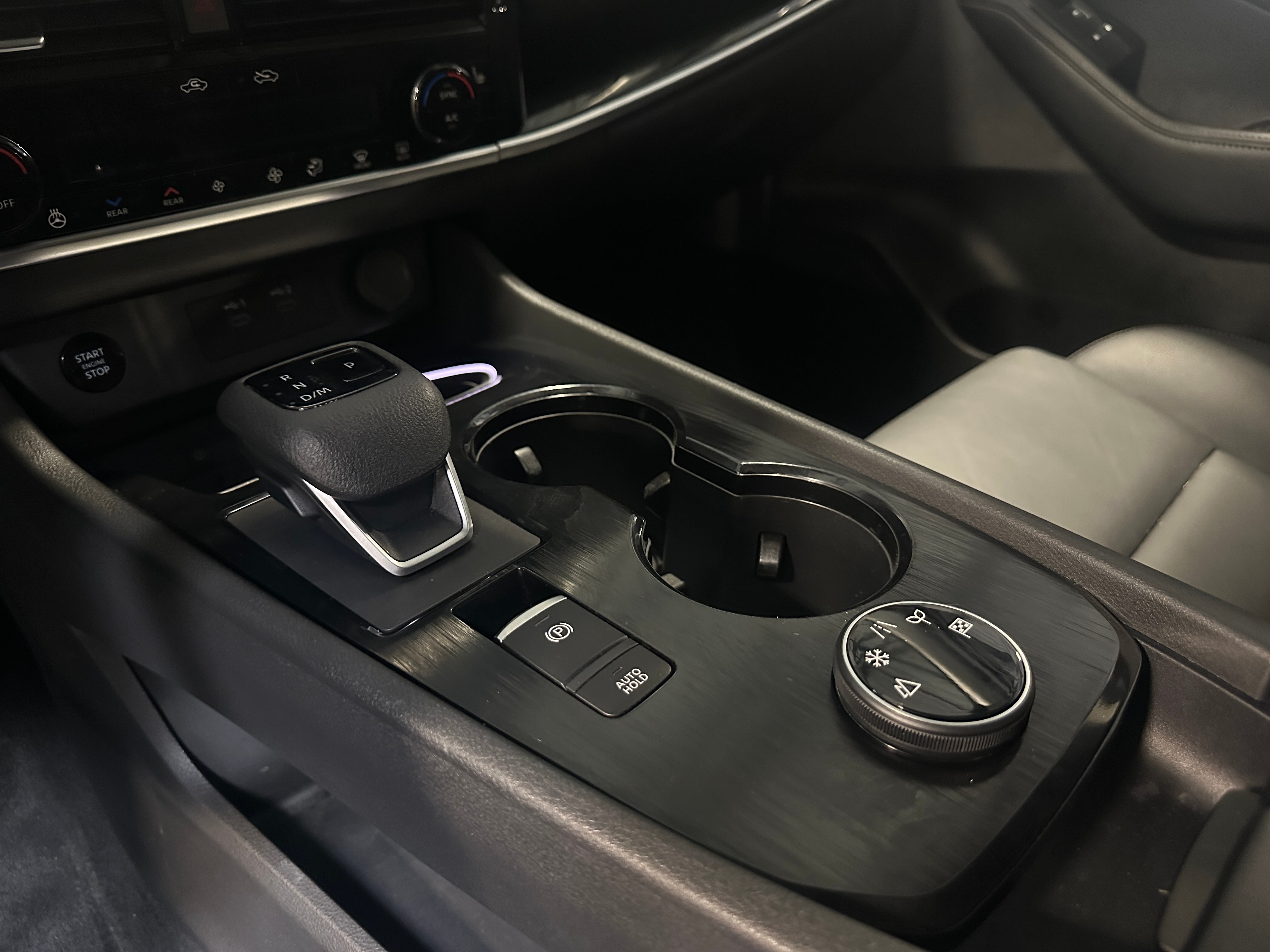 2025 Nissan Rogue SL - Photo 25