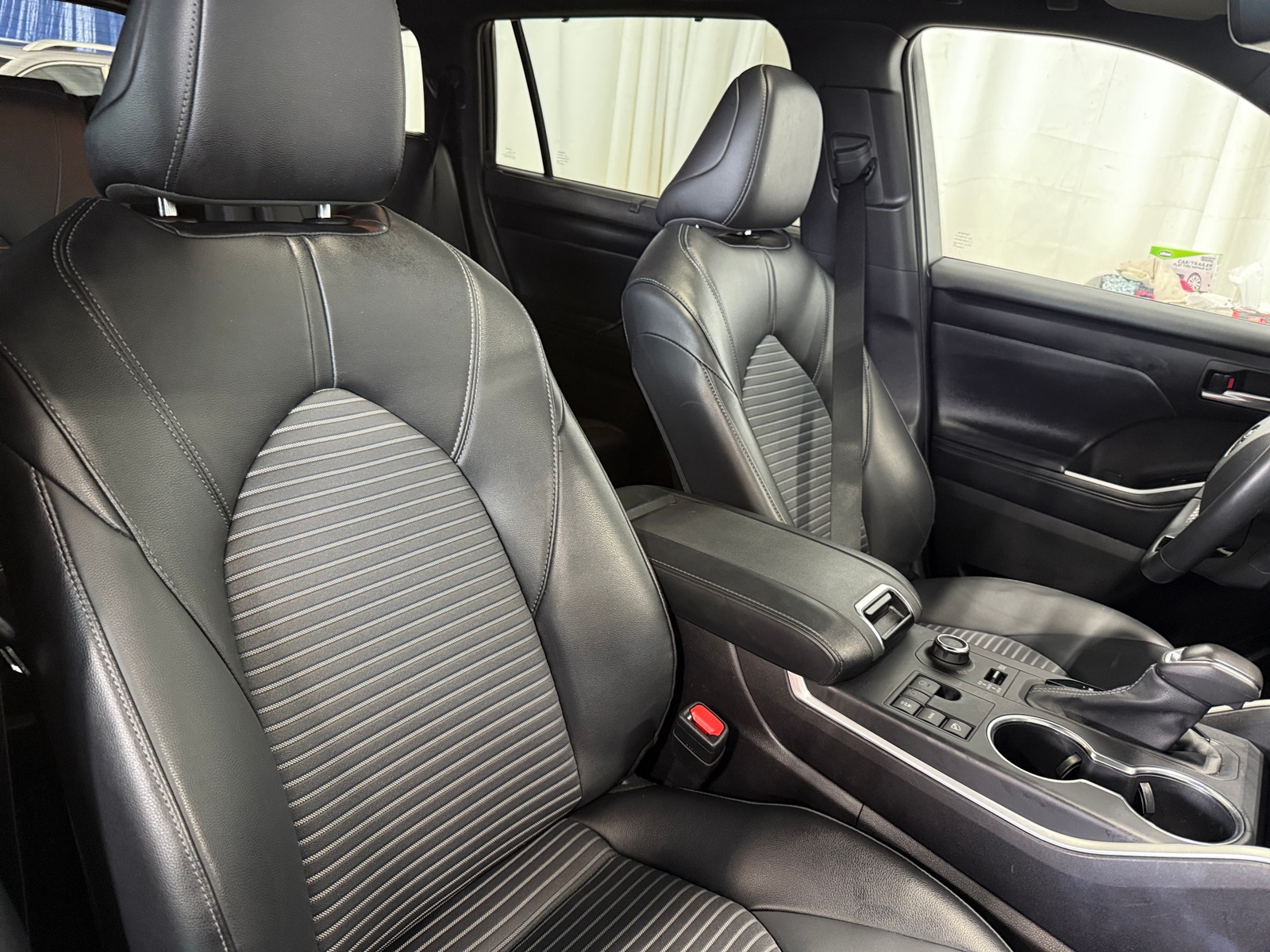Thumbnail: 2025 Toyota Highlander - 2