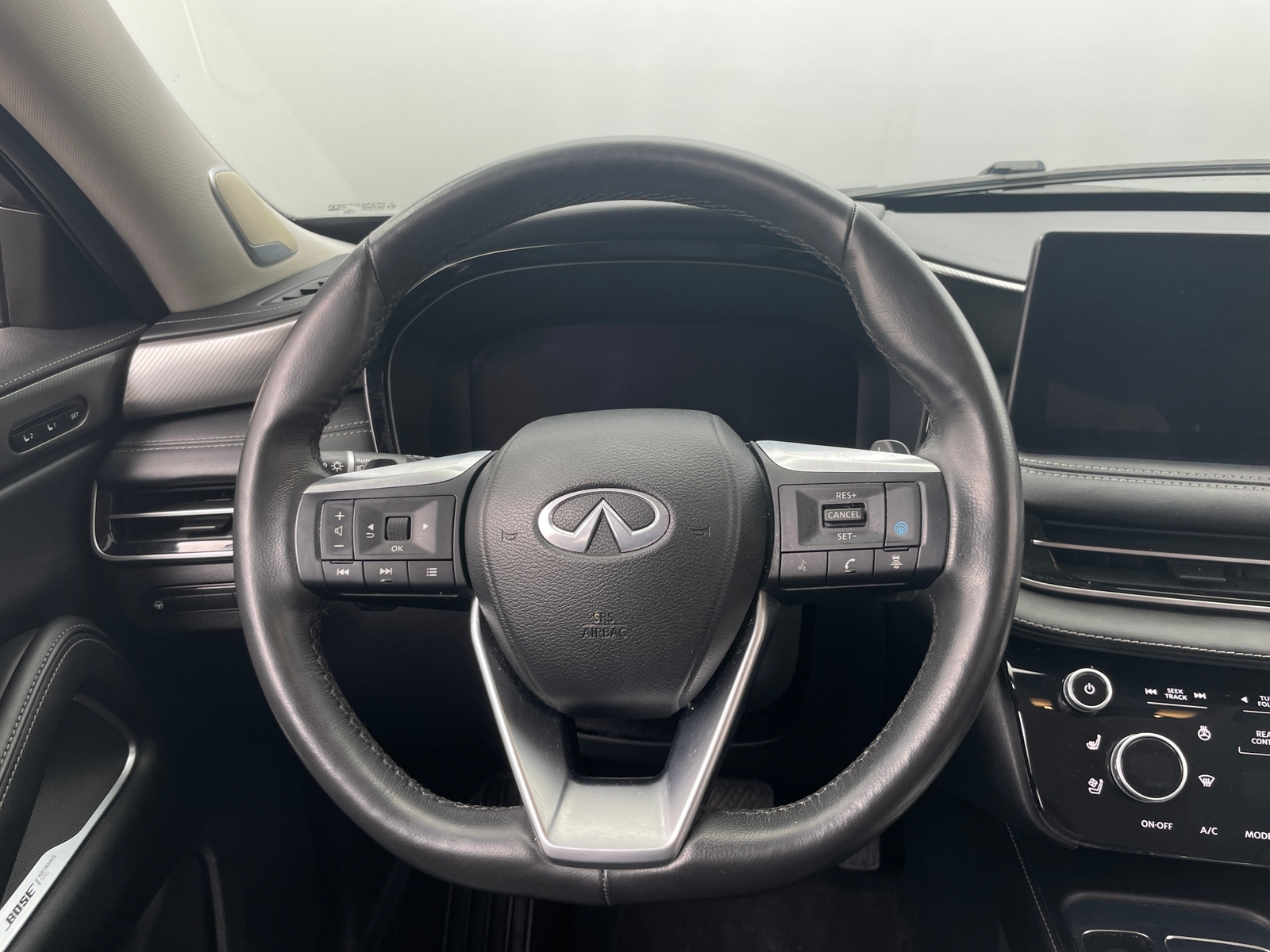 Thumbnail: 2023 INFINITI QX60 - 4