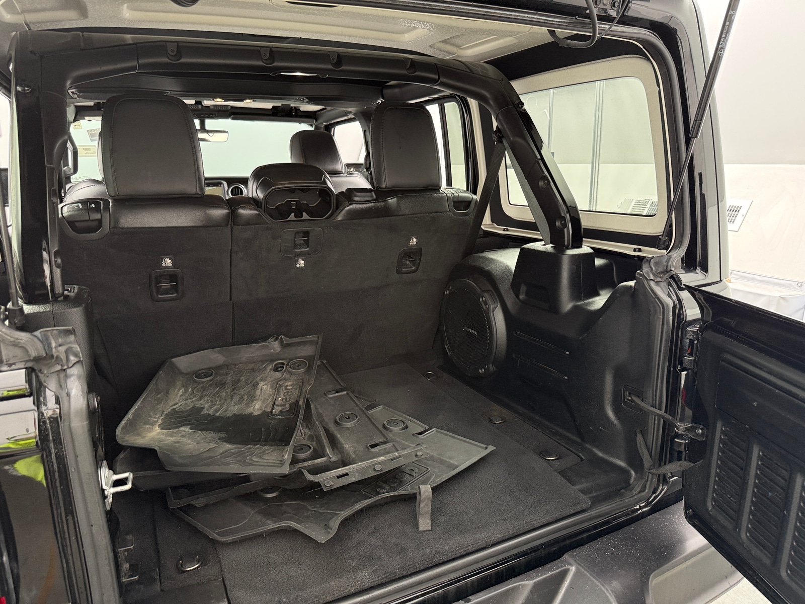 Thumbnail: 2020 Jeep Wrangler - 6