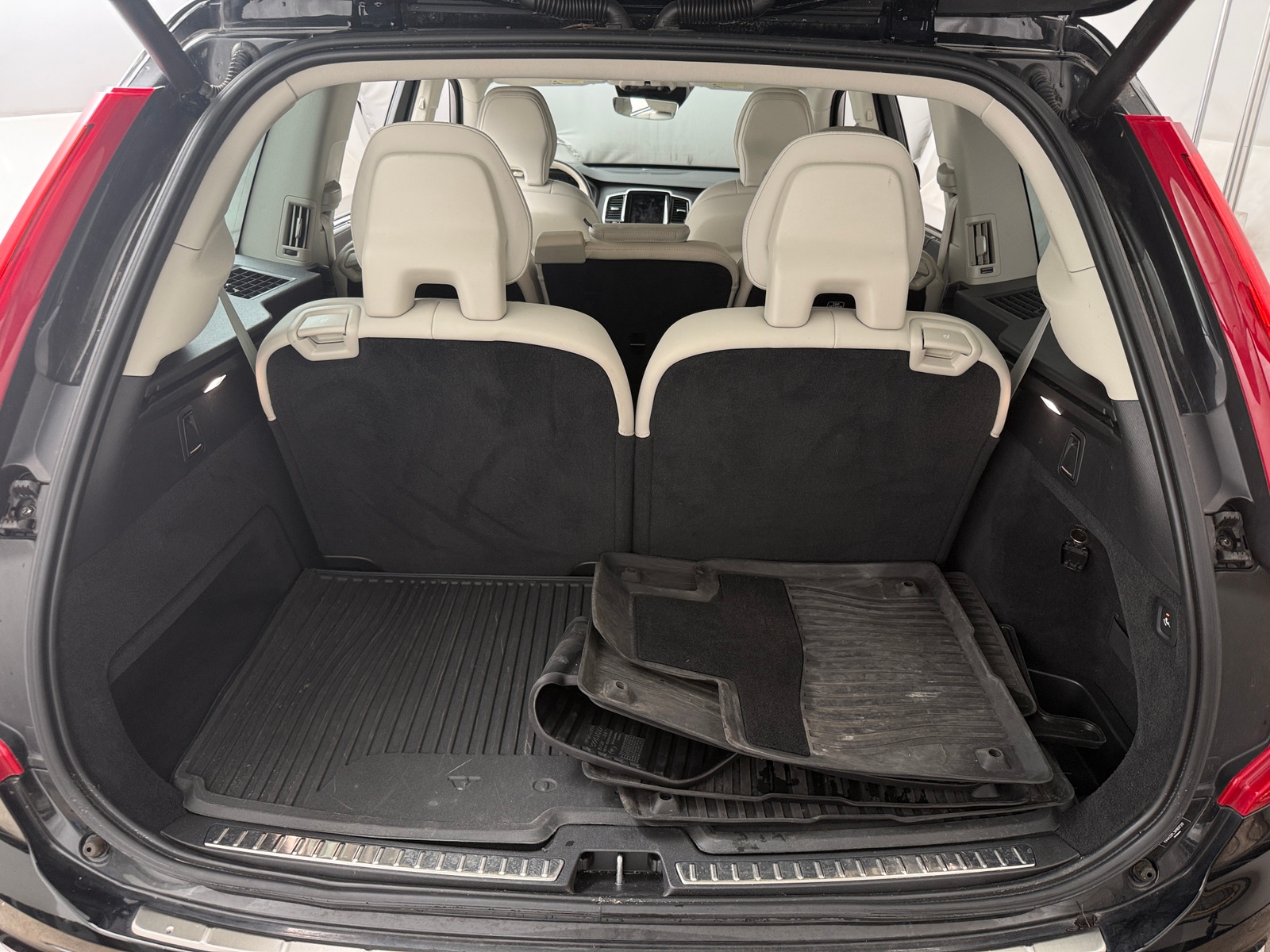 Thumbnail: 2022 Volvo XC90 - 6