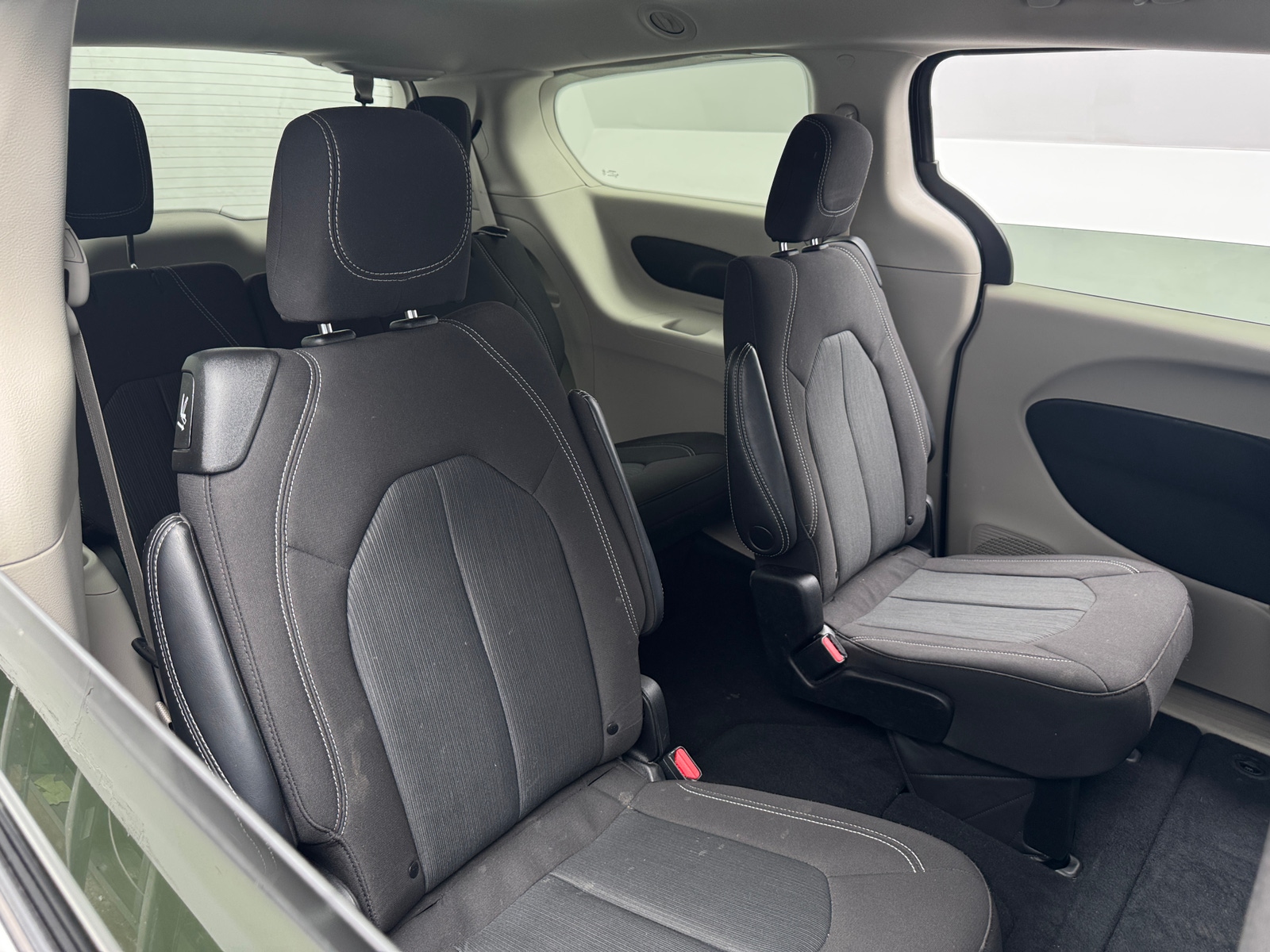 Thumbnail: 2023 Chrysler Voyager - 6