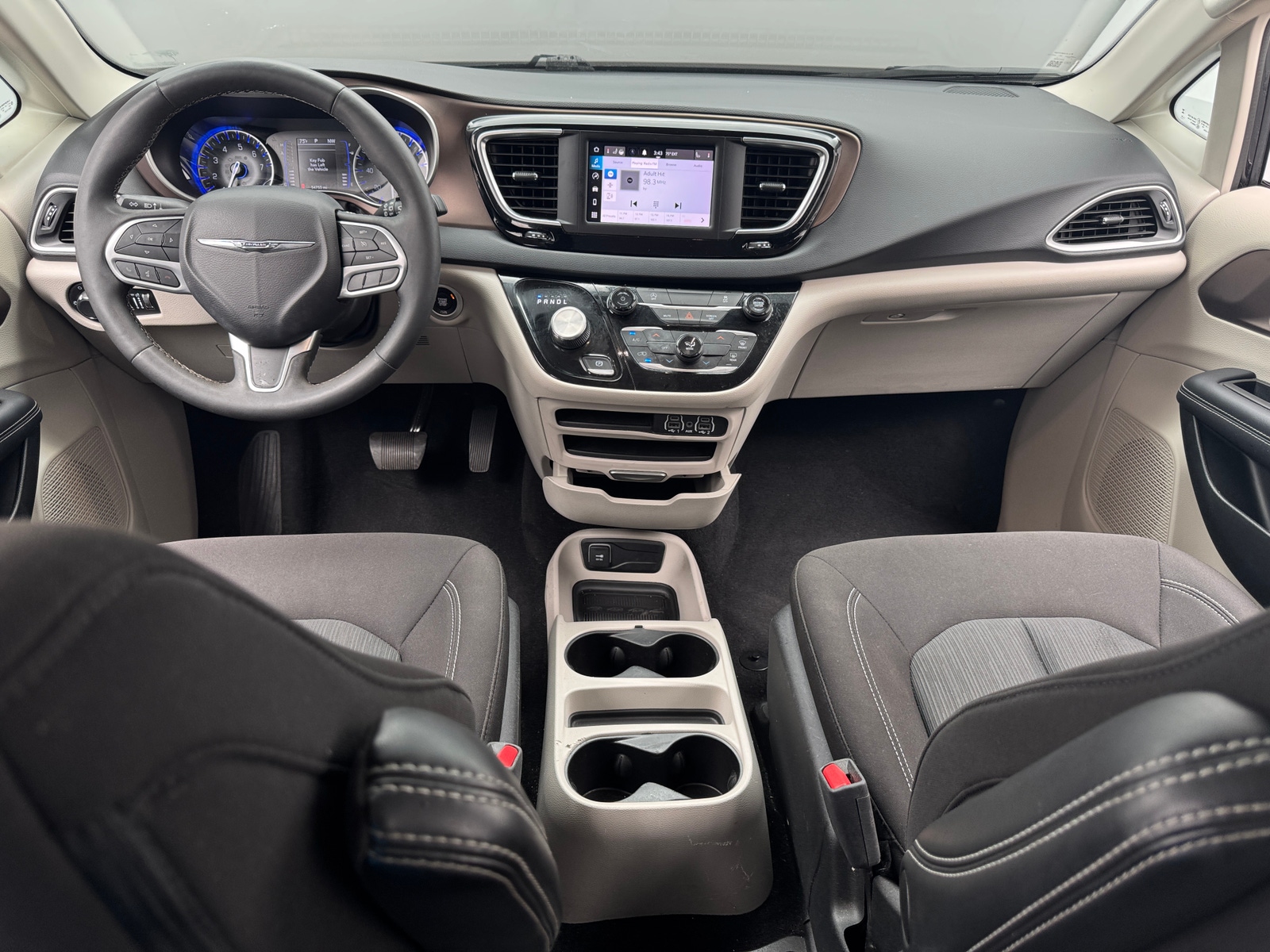 Thumbnail: 2023 Chrysler Voyager - 3