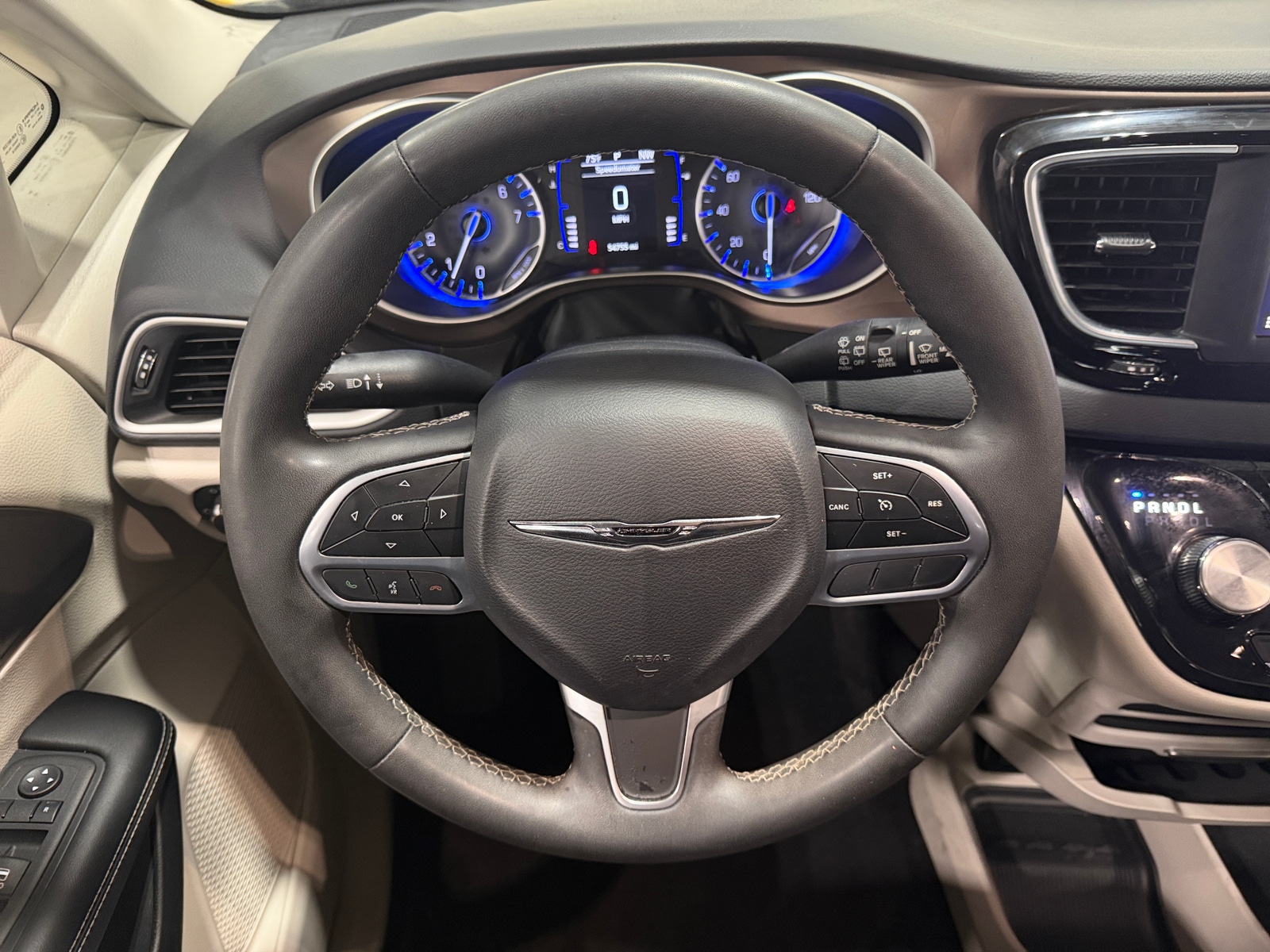 Thumbnail: 2023 Chrysler Voyager - 5