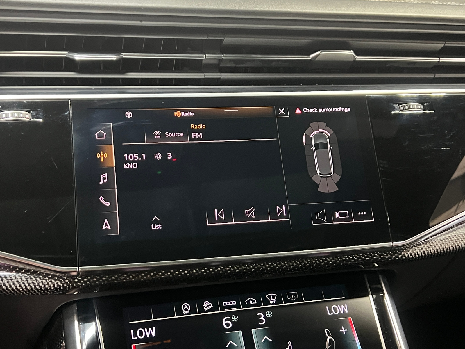 Thumbnail: 2022 Audi SQ7 - 3