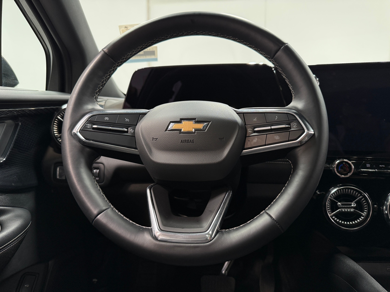 Thumbnail: 2024 Chevrolet Blazer EV - 4