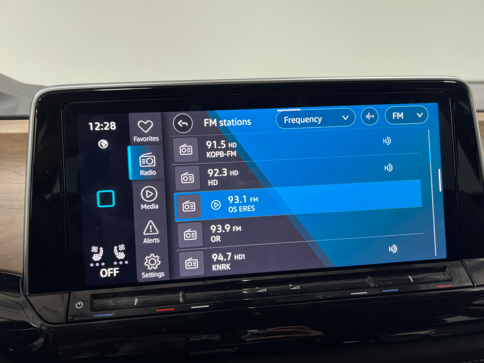 Thumbnail: 2024 Volkswagen Atlas - 3