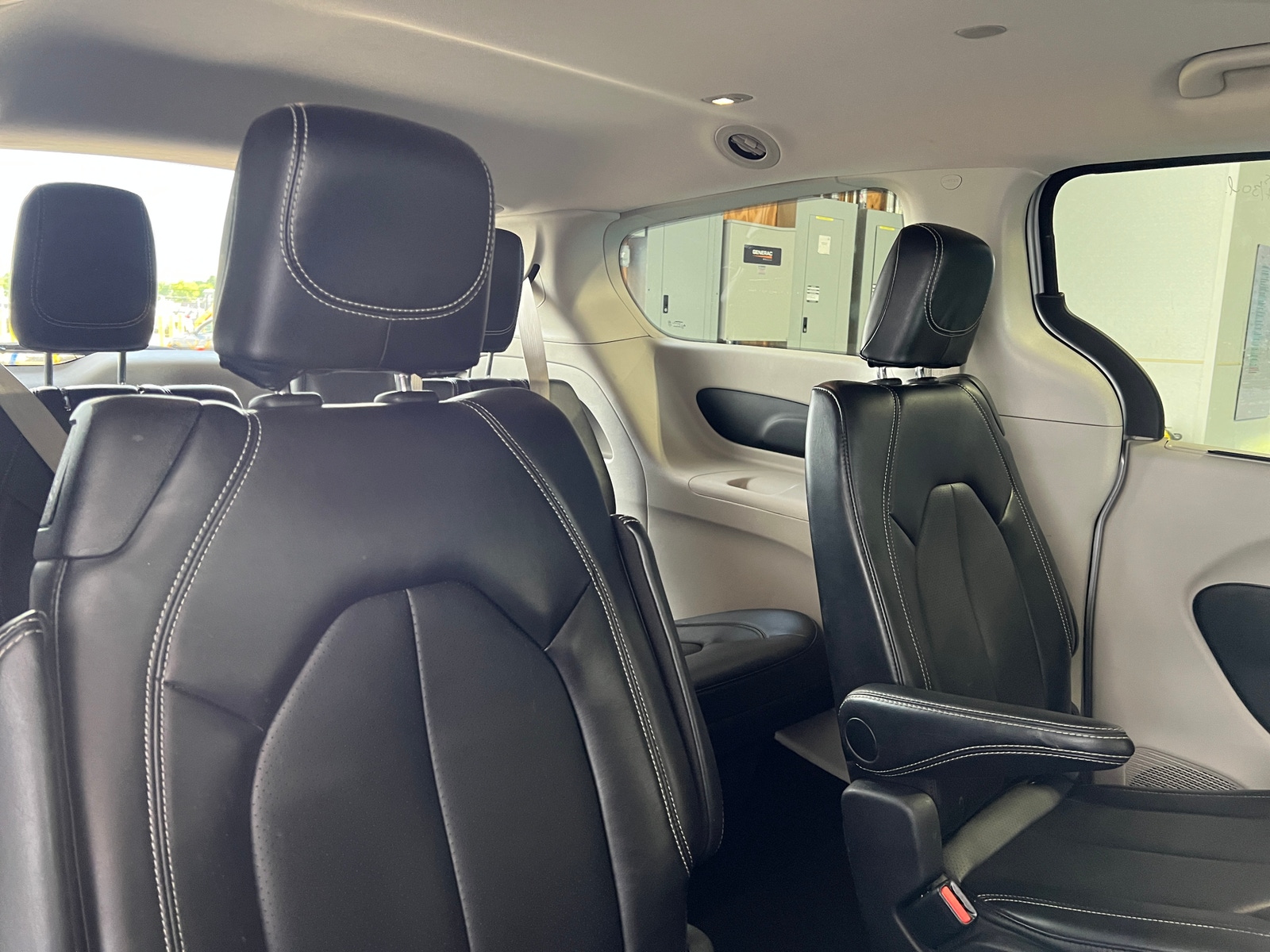 Thumbnail: 2024 Chrysler Pacifica - 5