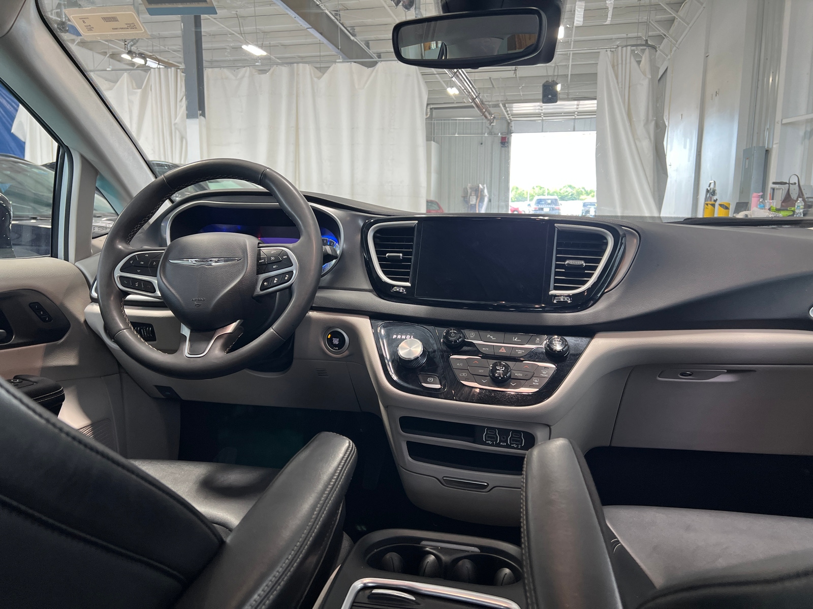 Thumbnail: 2024 Chrysler Pacifica - 2