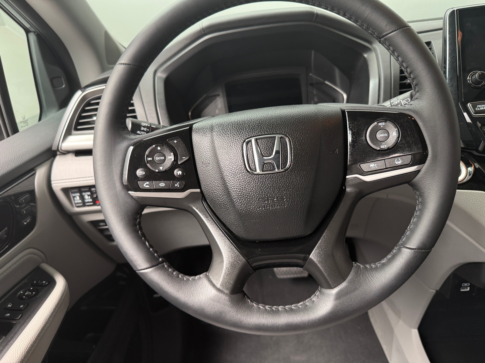 Thumbnail: 2023 Honda Odyssey - 4