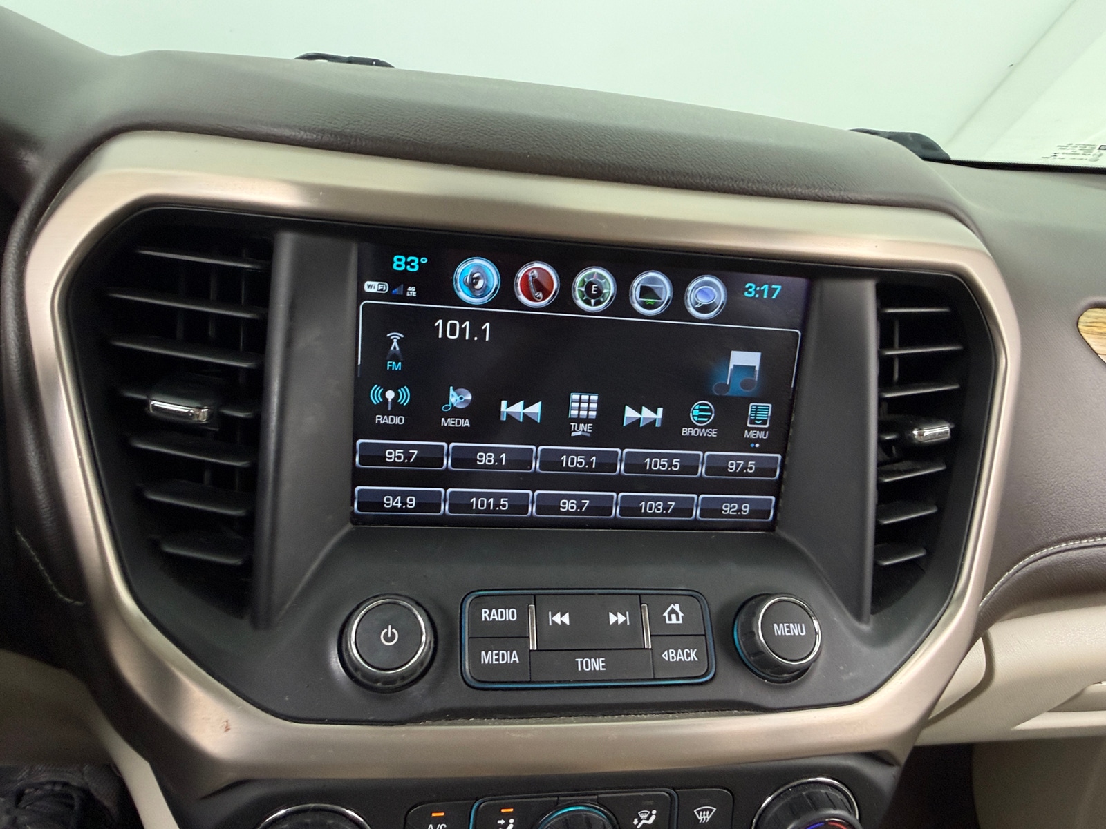 Thumbnail: 2018 GMC Acadia - 3