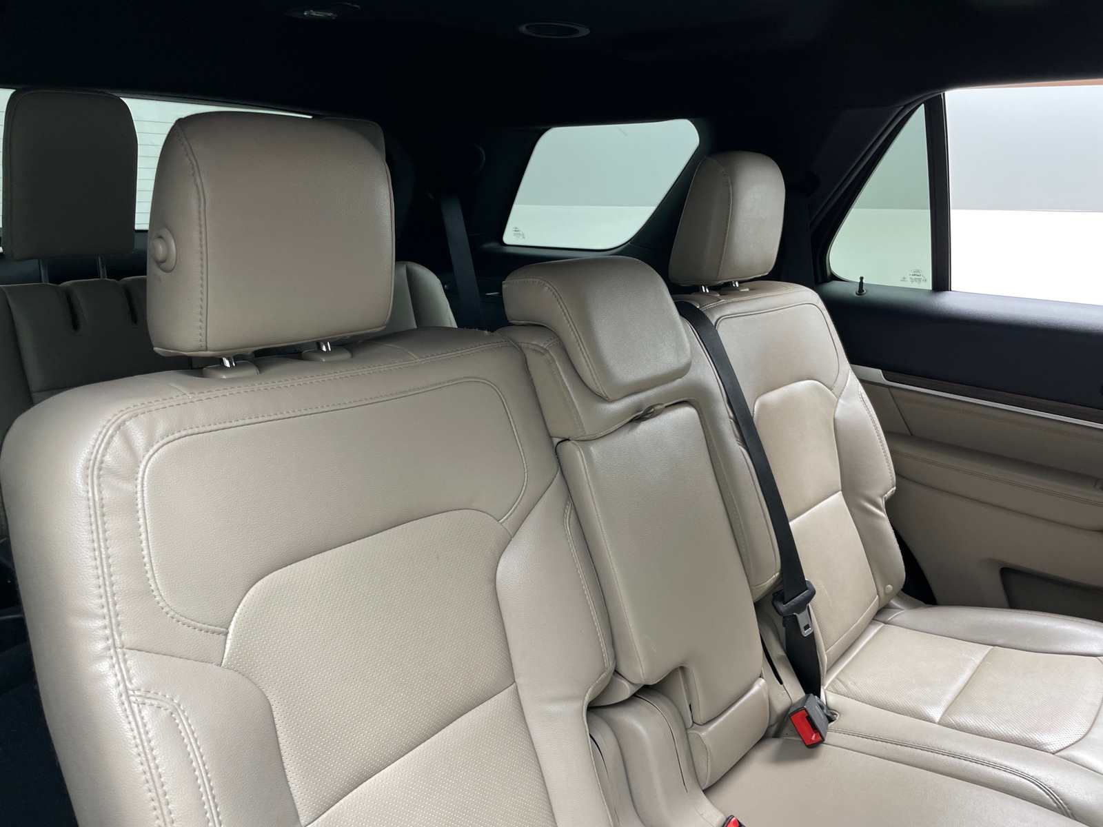 Thumbnail: 2019 Ford Explorer - 5