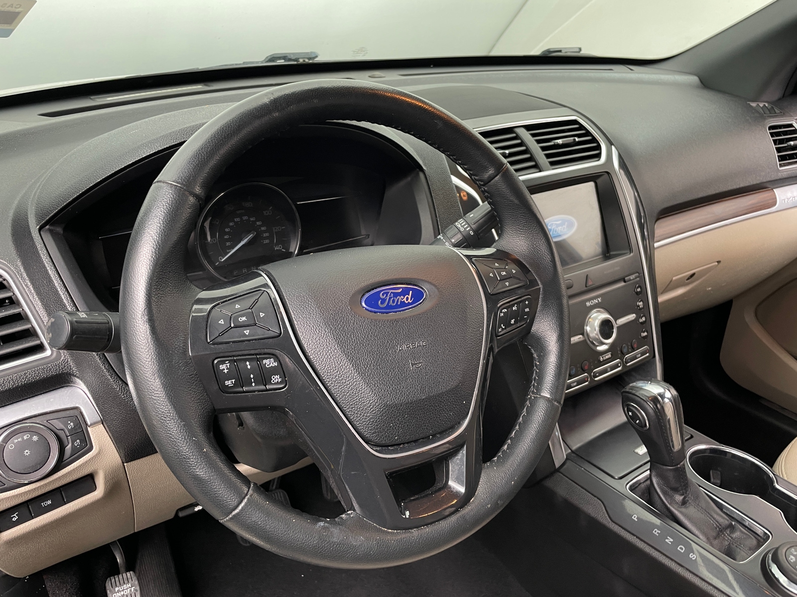 Thumbnail: 2019 Ford Explorer - 4