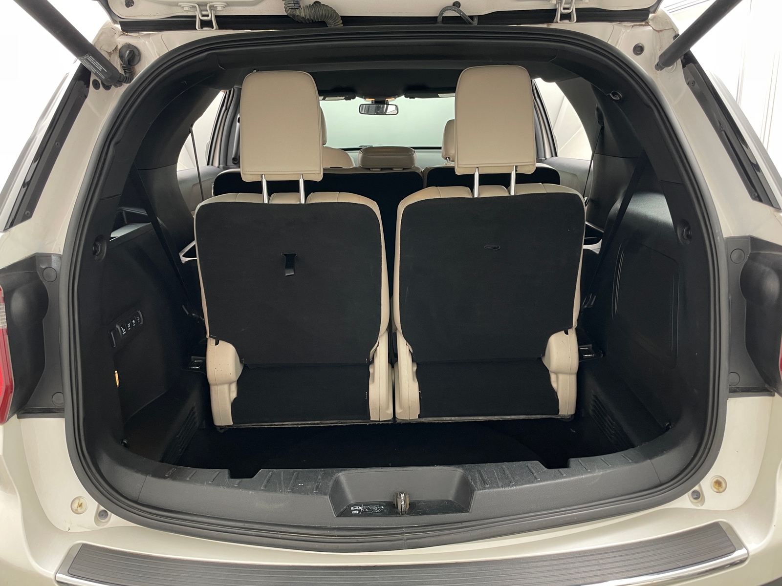 Thumbnail: 2019 Ford Explorer - 6