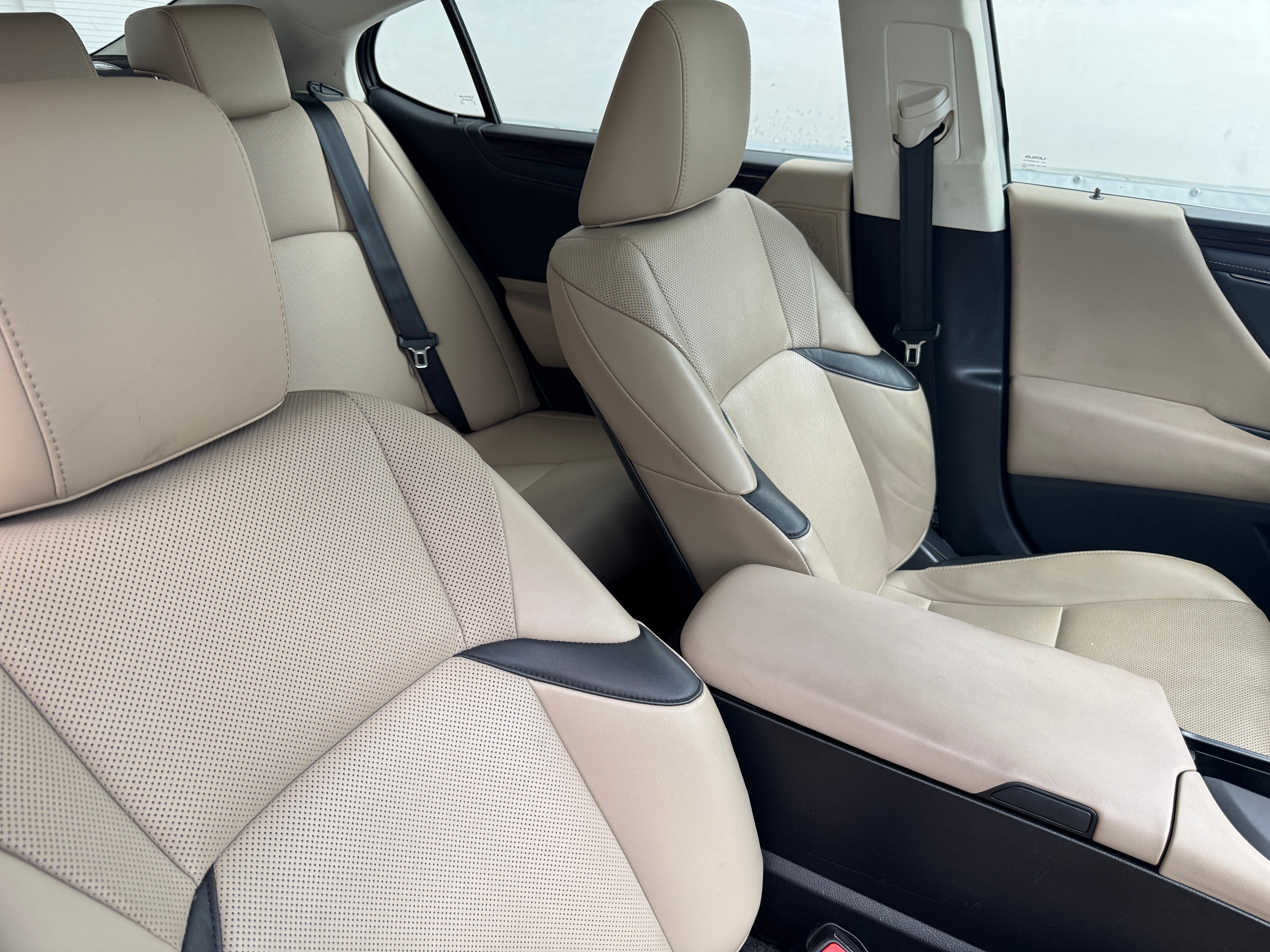 2019 Lexus ES