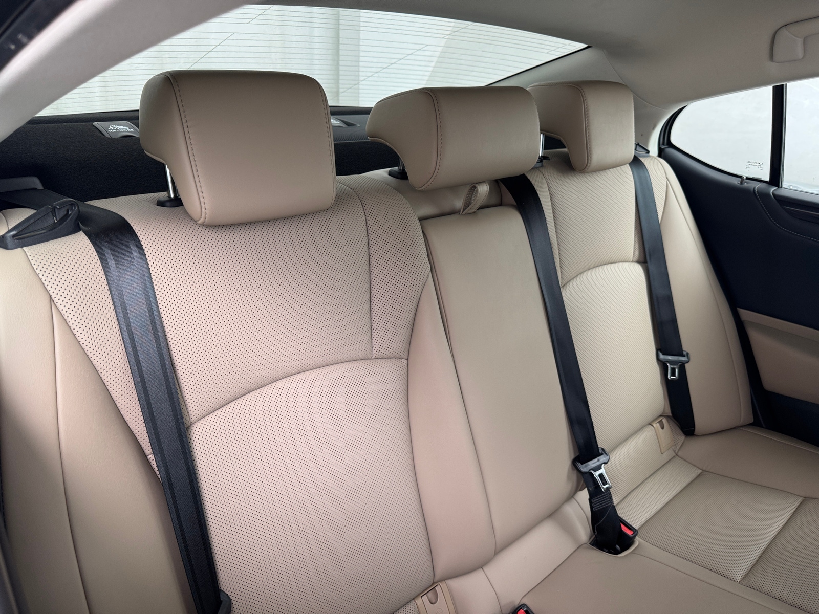 Thumbnail: 2019 Lexus ES - 5