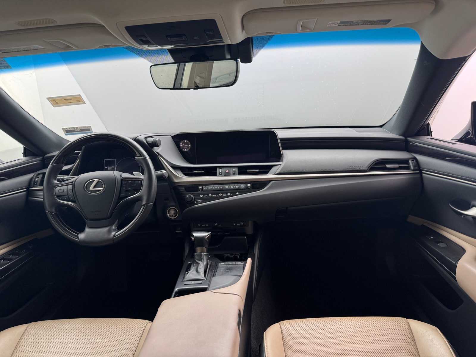 Thumbnail: 2019 Lexus ES - 2