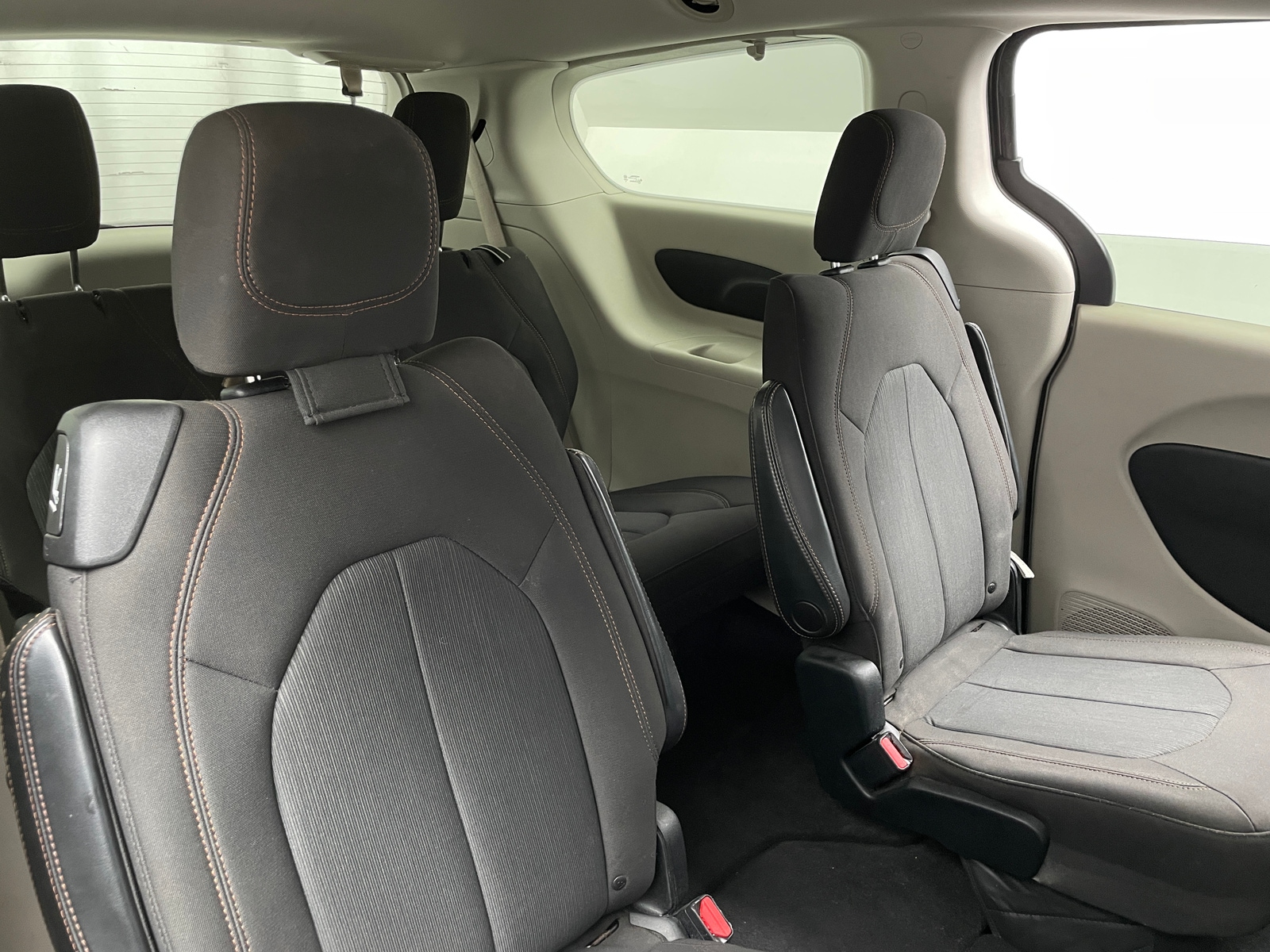Thumbnail: 2017 Chrysler Pacifica - 6
