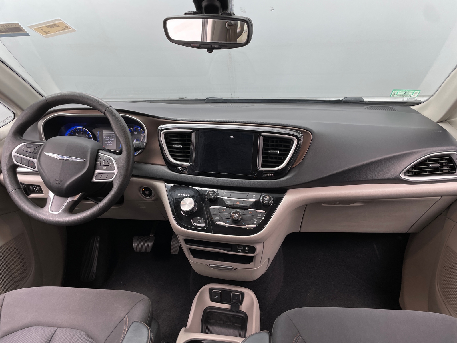 Thumbnail: 2017 Chrysler Pacifica - 3